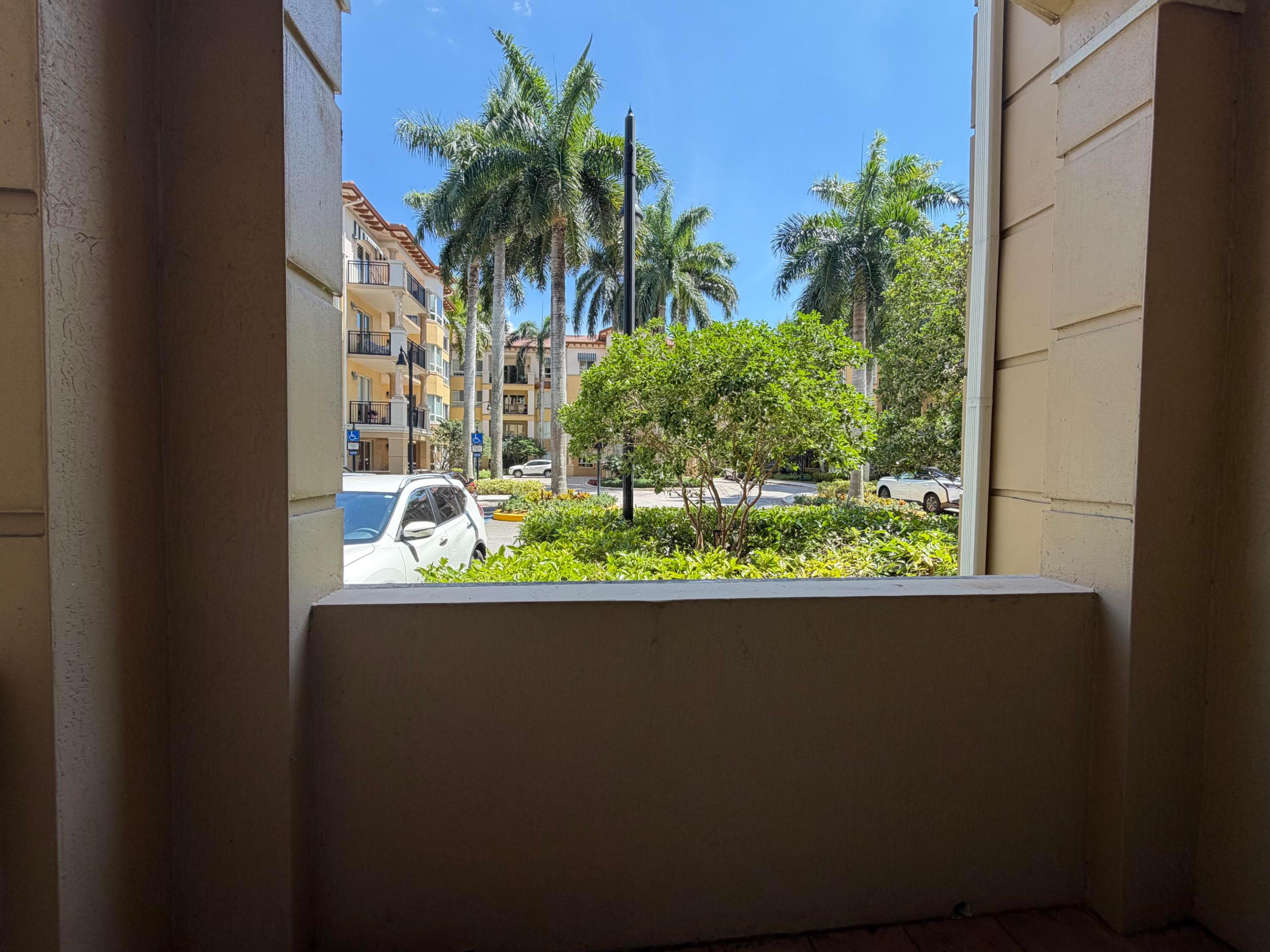 16102 Emerald Estates #128, Weston FL 33331