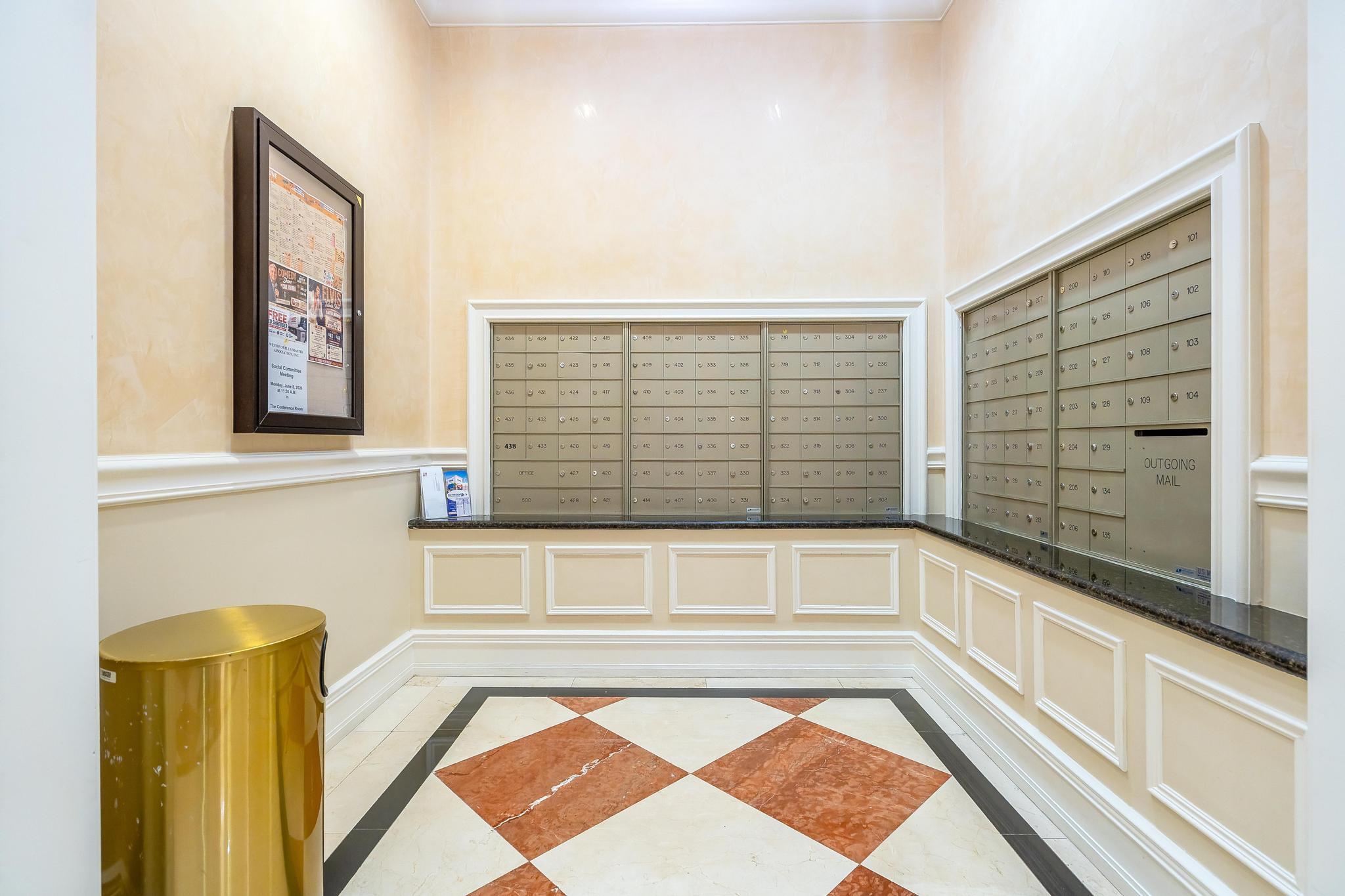 16102 Emerald Estates #128, Weston FL 33331