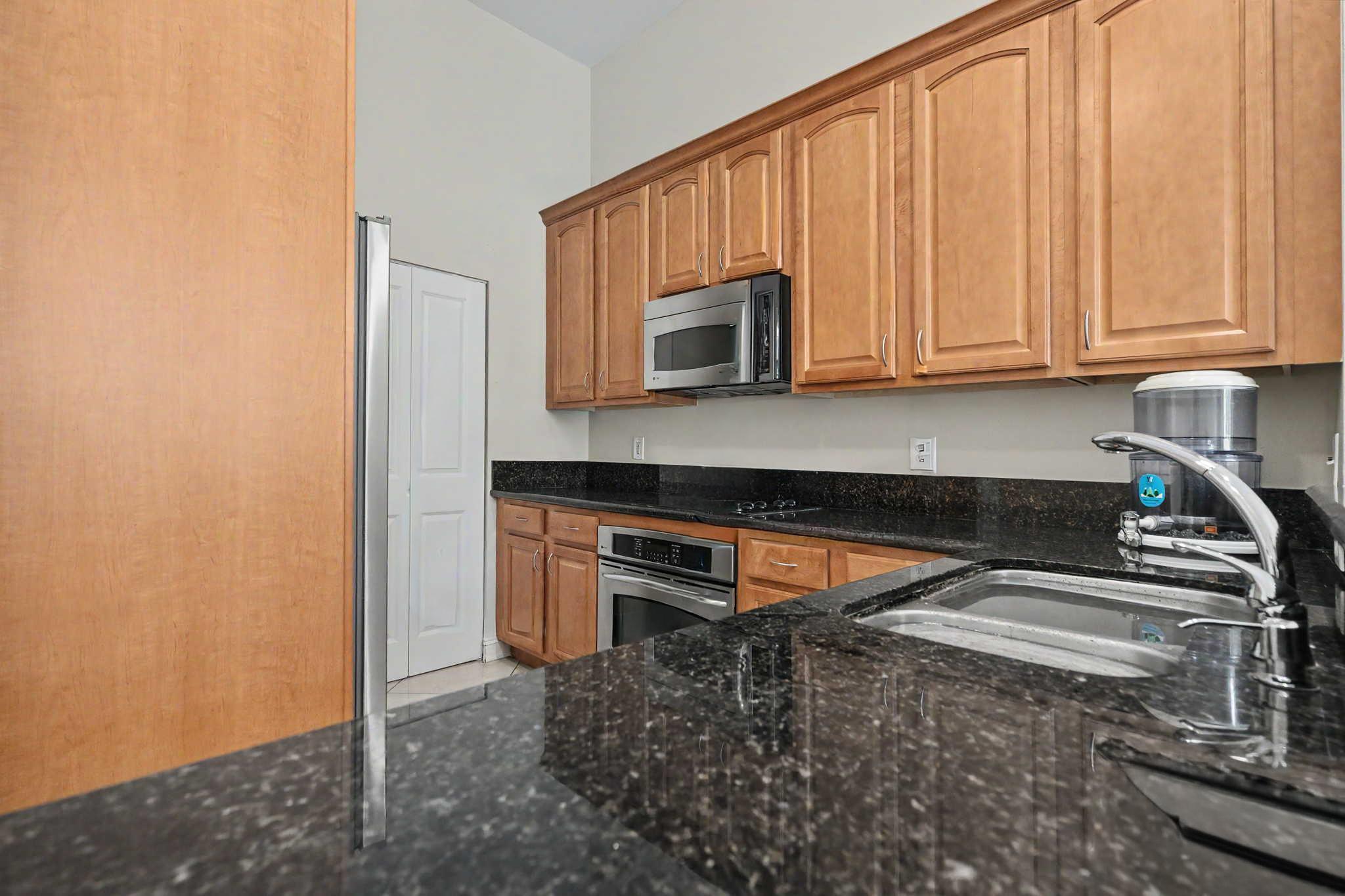 16102 Emerald Estates #128, Weston FL 33331