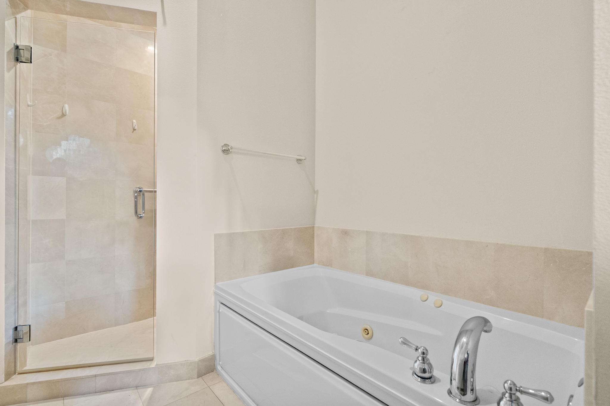 16102 Emerald Estates #128, Weston FL 33331