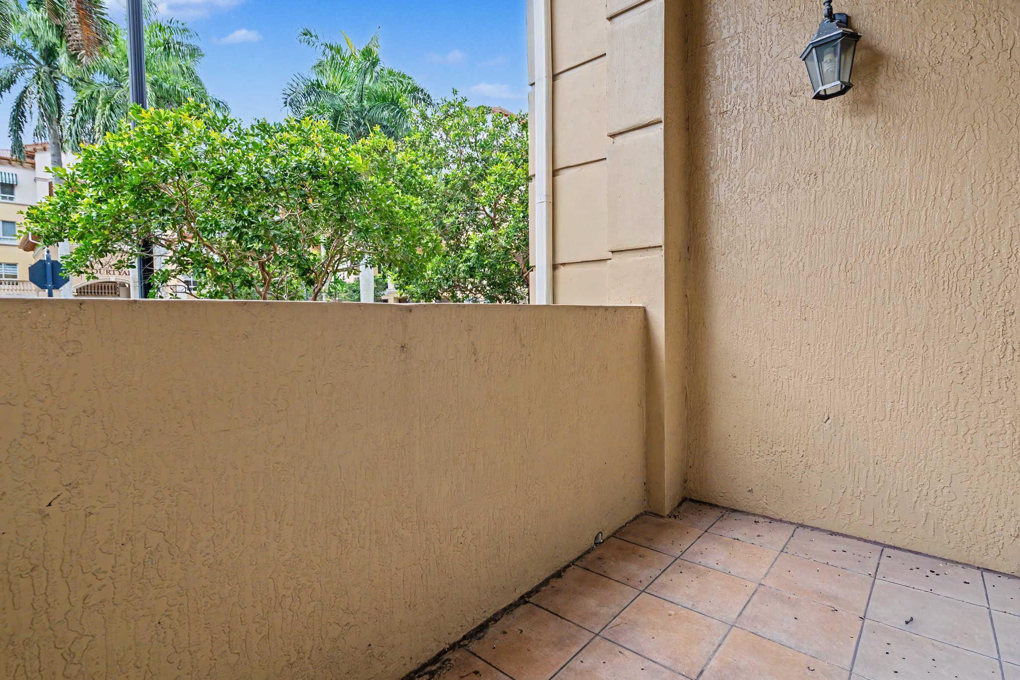 16102 Emerald Estates #128, Weston FL 33331