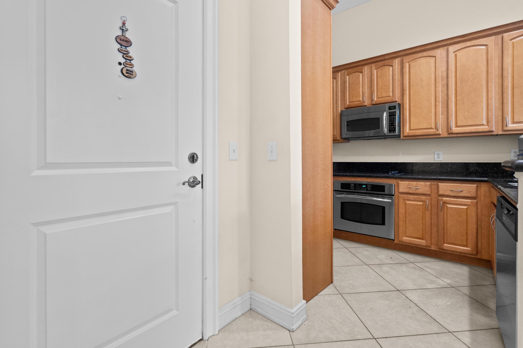 16102 Emerald Estates #128, Weston FL 33331