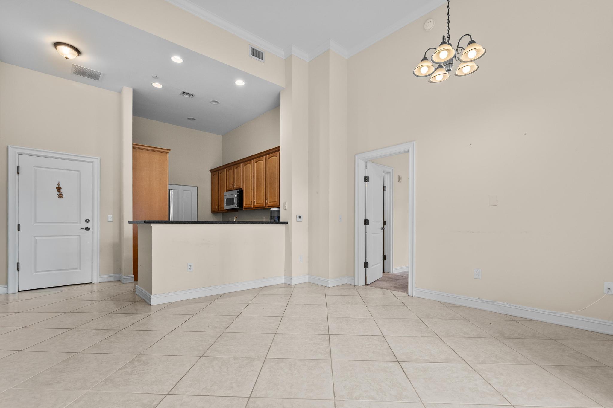 16102 Emerald Estates #128, Weston FL 33331