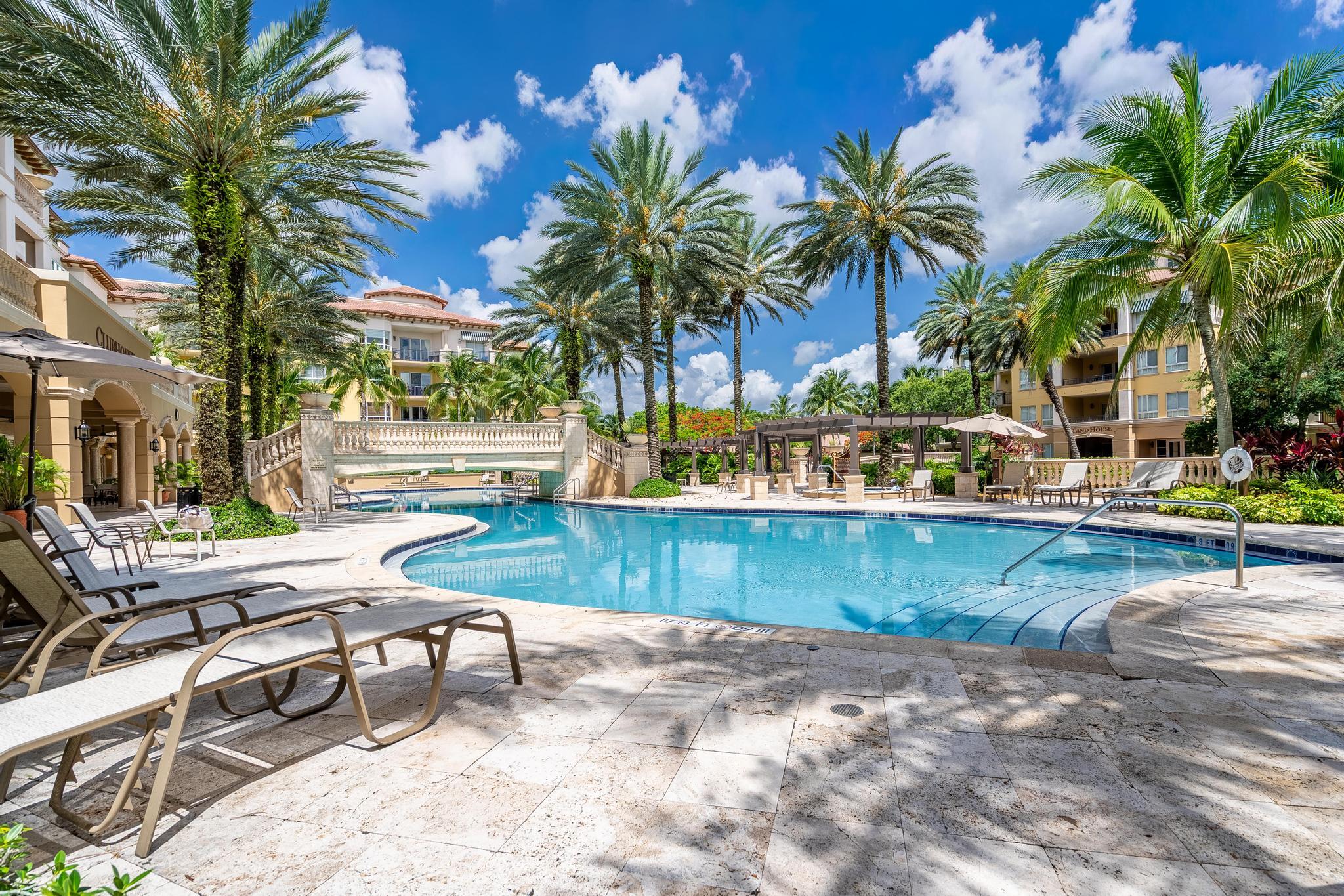 16102 Emerald Estates #128, Weston FL 33331