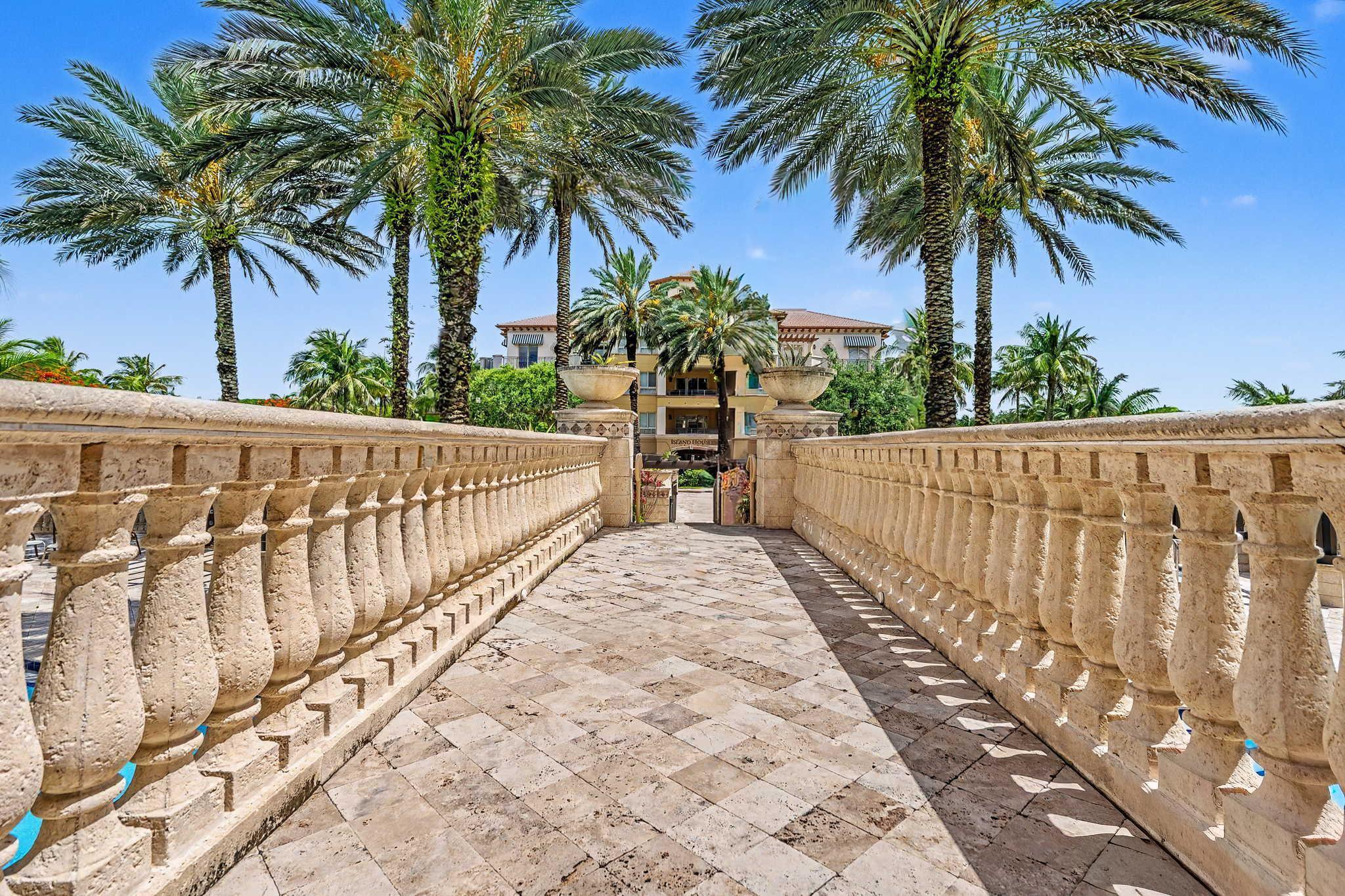 16102 Emerald Estates #128, Weston FL 33331
