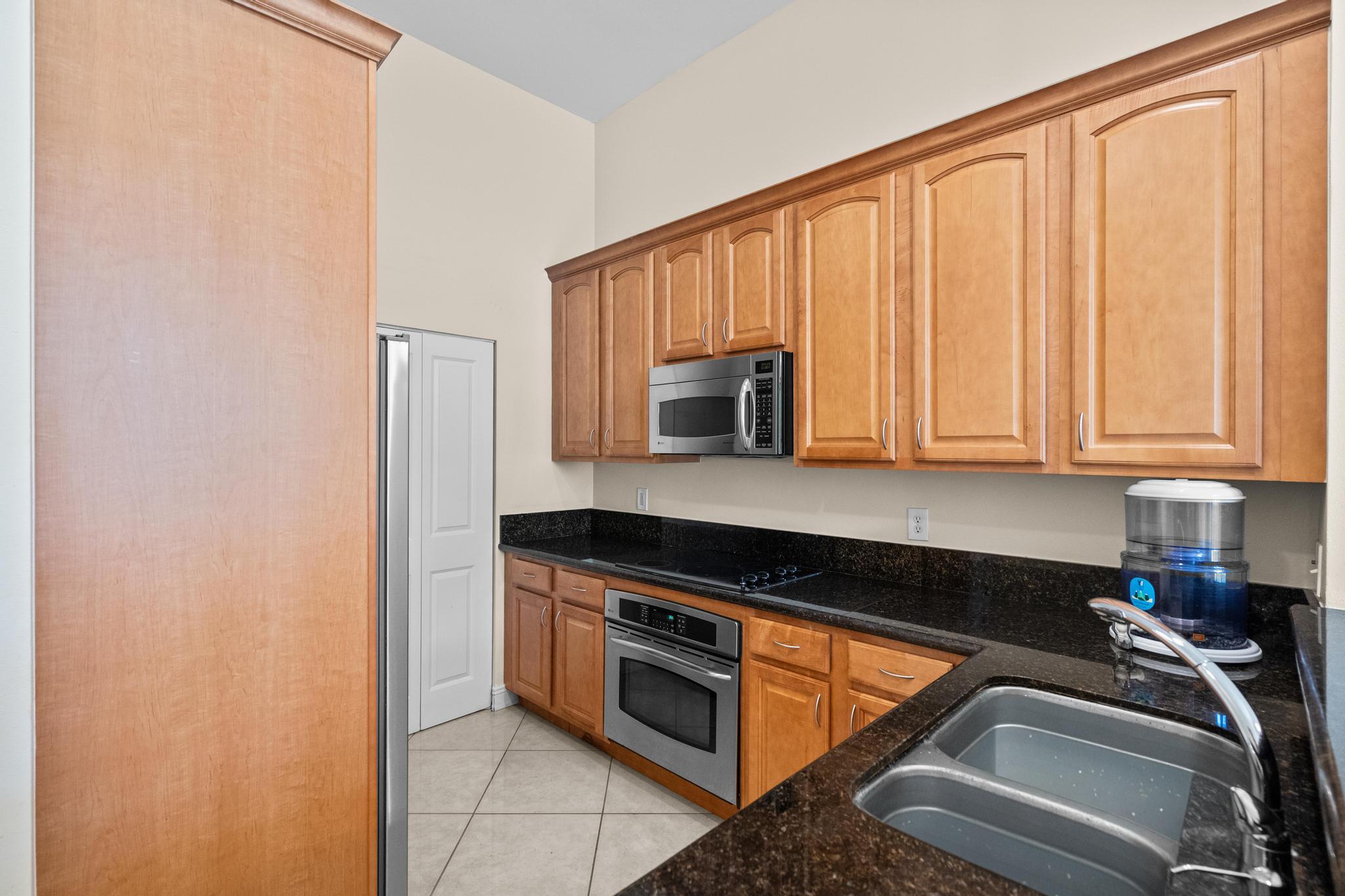 16102 Emerald Estates #128, Weston FL 33331