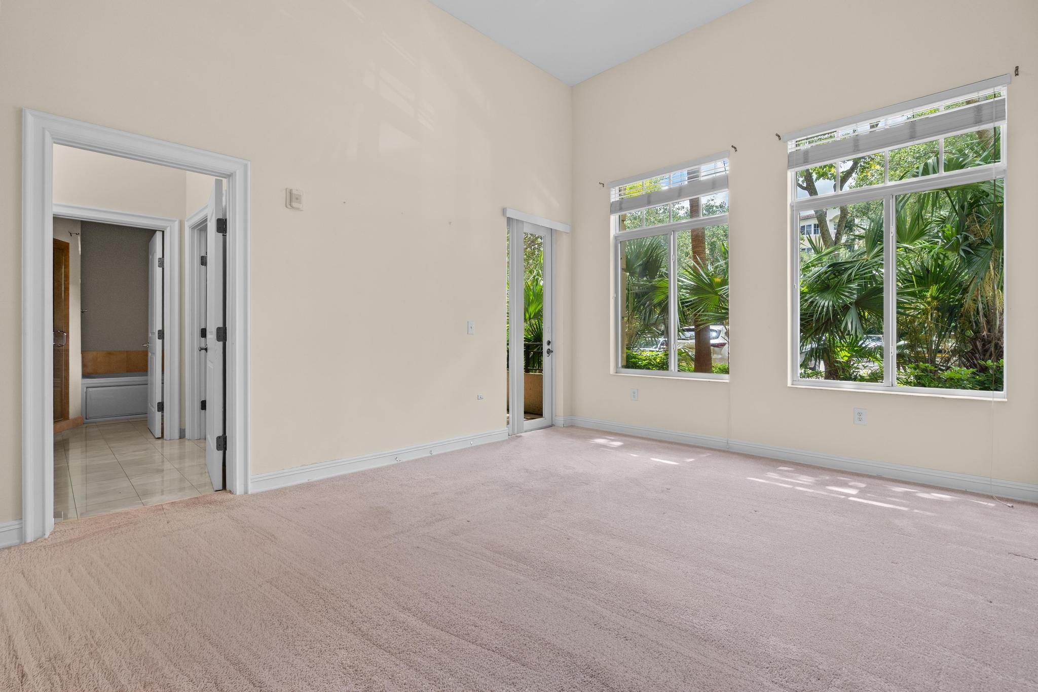 16102 Emerald Estates #128, Weston FL 33331