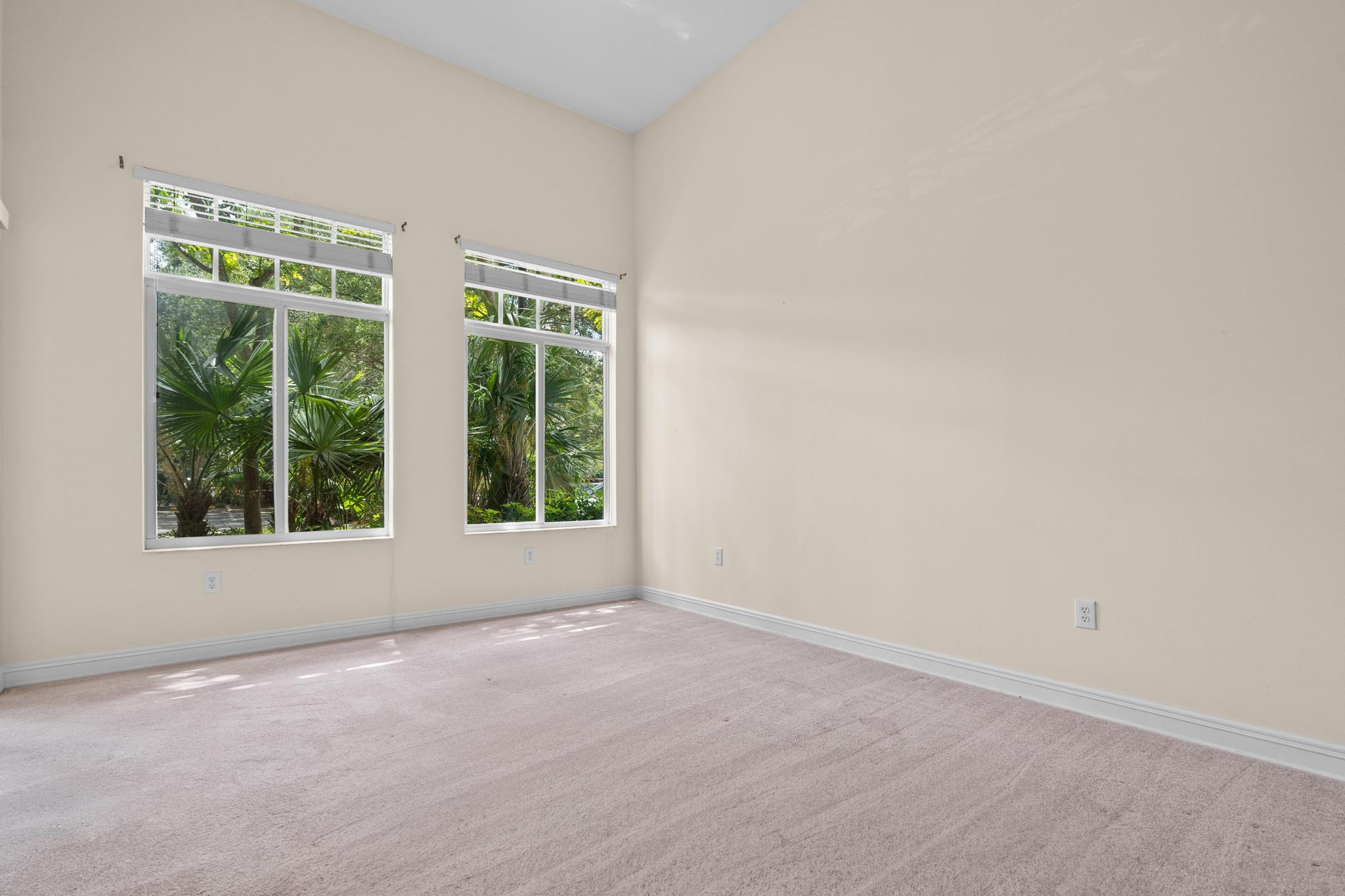 16102 Emerald Estates #128, Weston FL 33331