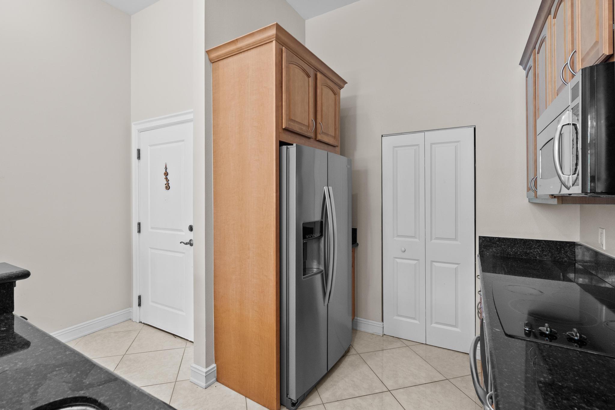 16102 Emerald Estates #128, Weston FL 33331