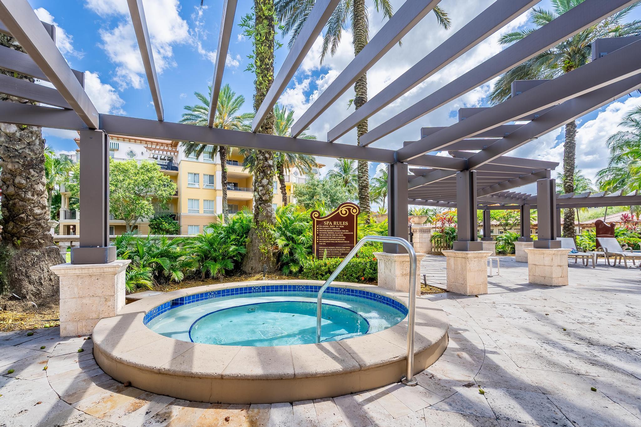 16102 Emerald Estates #128, Weston FL 33331