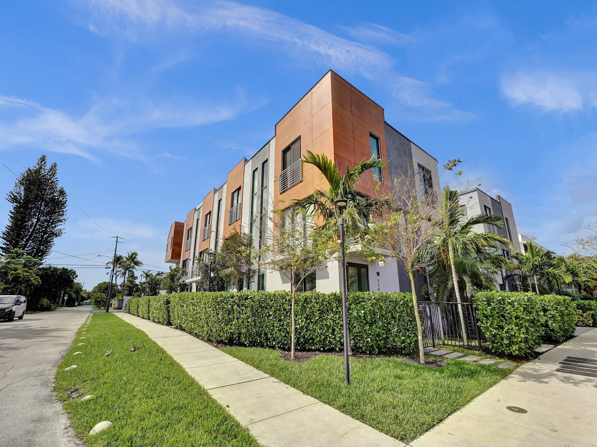924 NE 4th, Fort Lauderdale FL 33301
