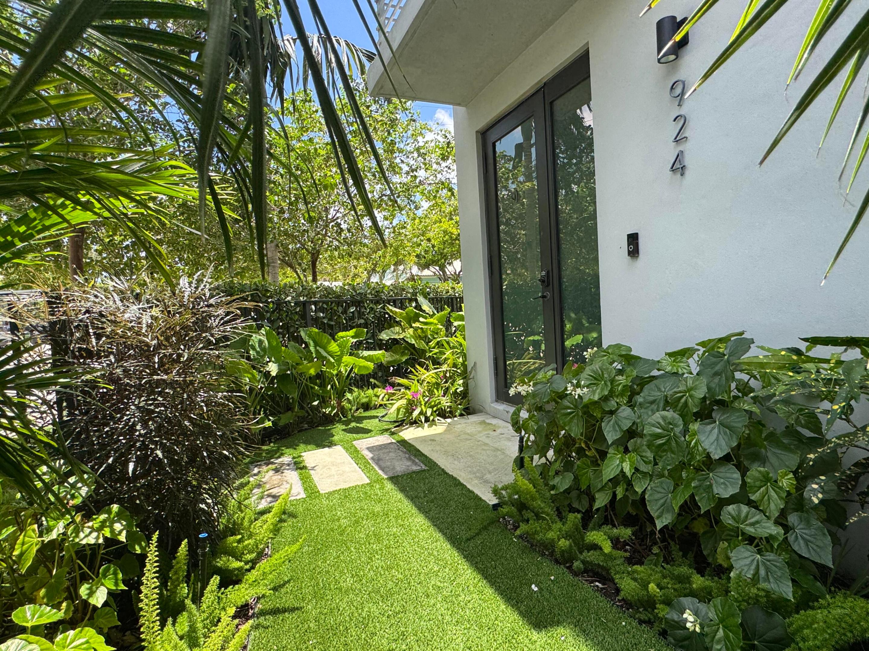 924 NE 4th, Fort Lauderdale FL 33301