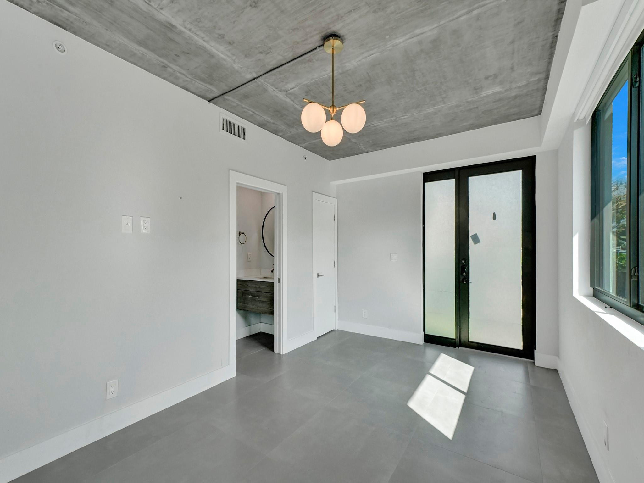 924 NE 4th, Fort Lauderdale FL 33301