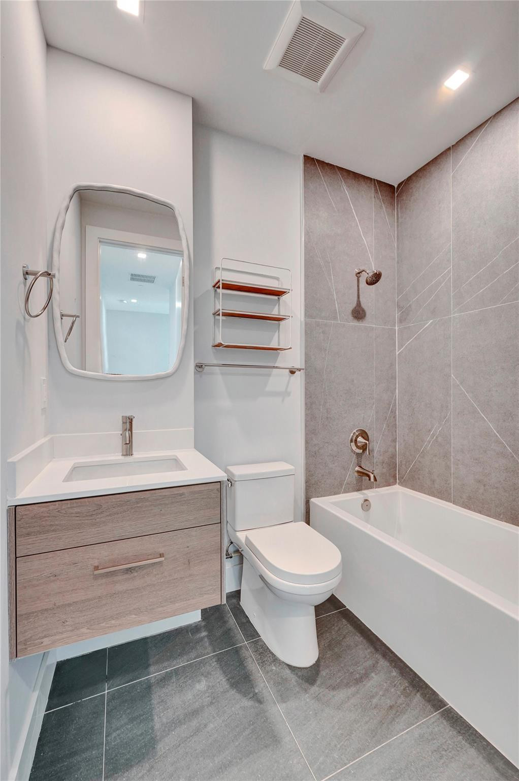 924 NE 4th, Fort Lauderdale FL 33301