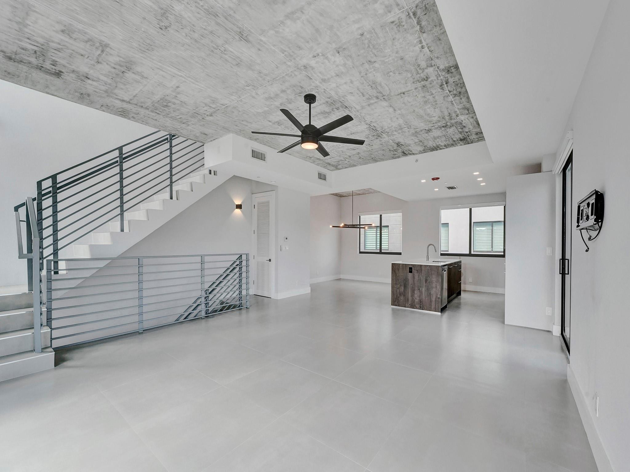 924 NE 4th, Fort Lauderdale FL 33301
