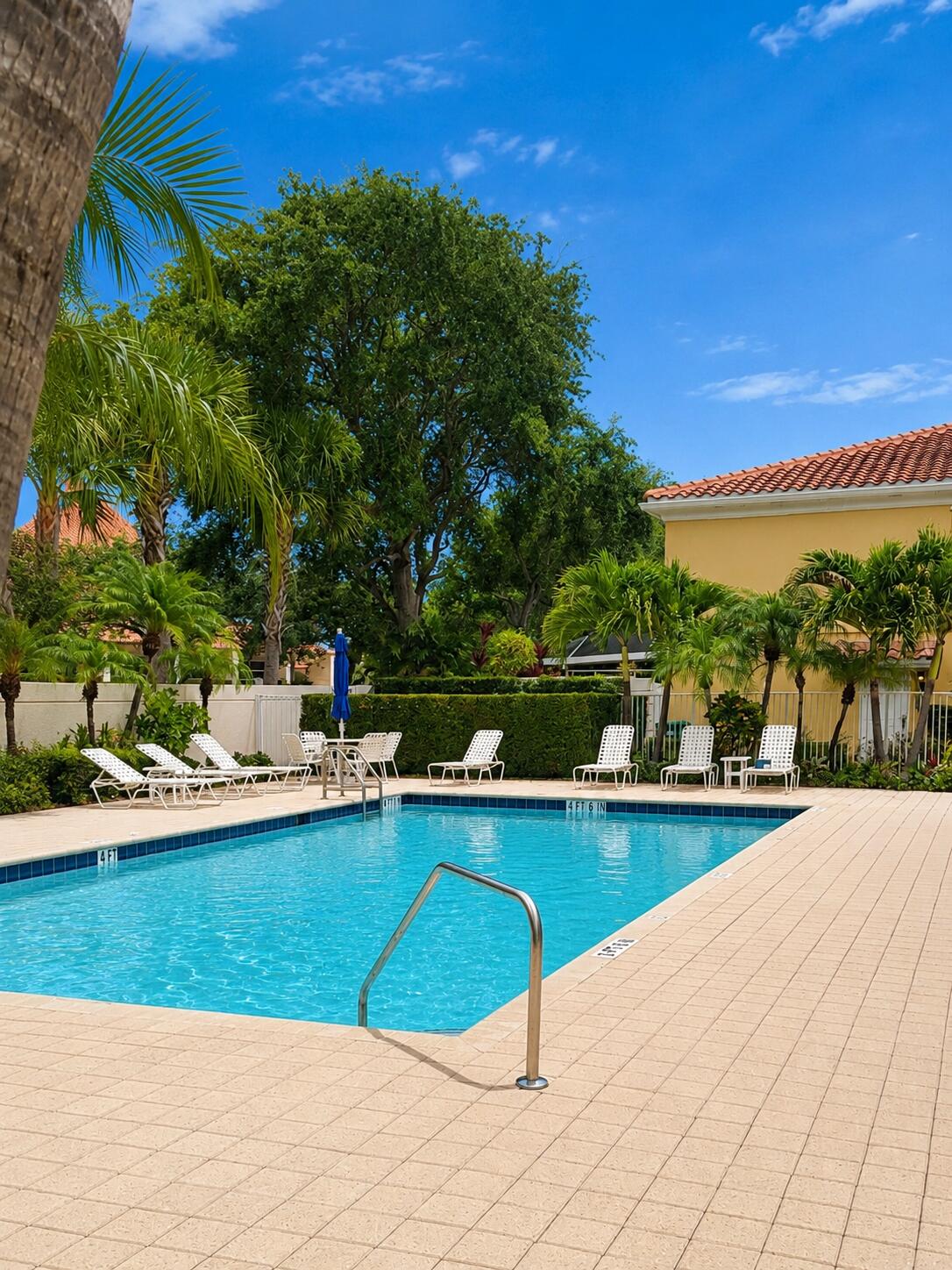23 Live Oak, Tequesta FL 33469