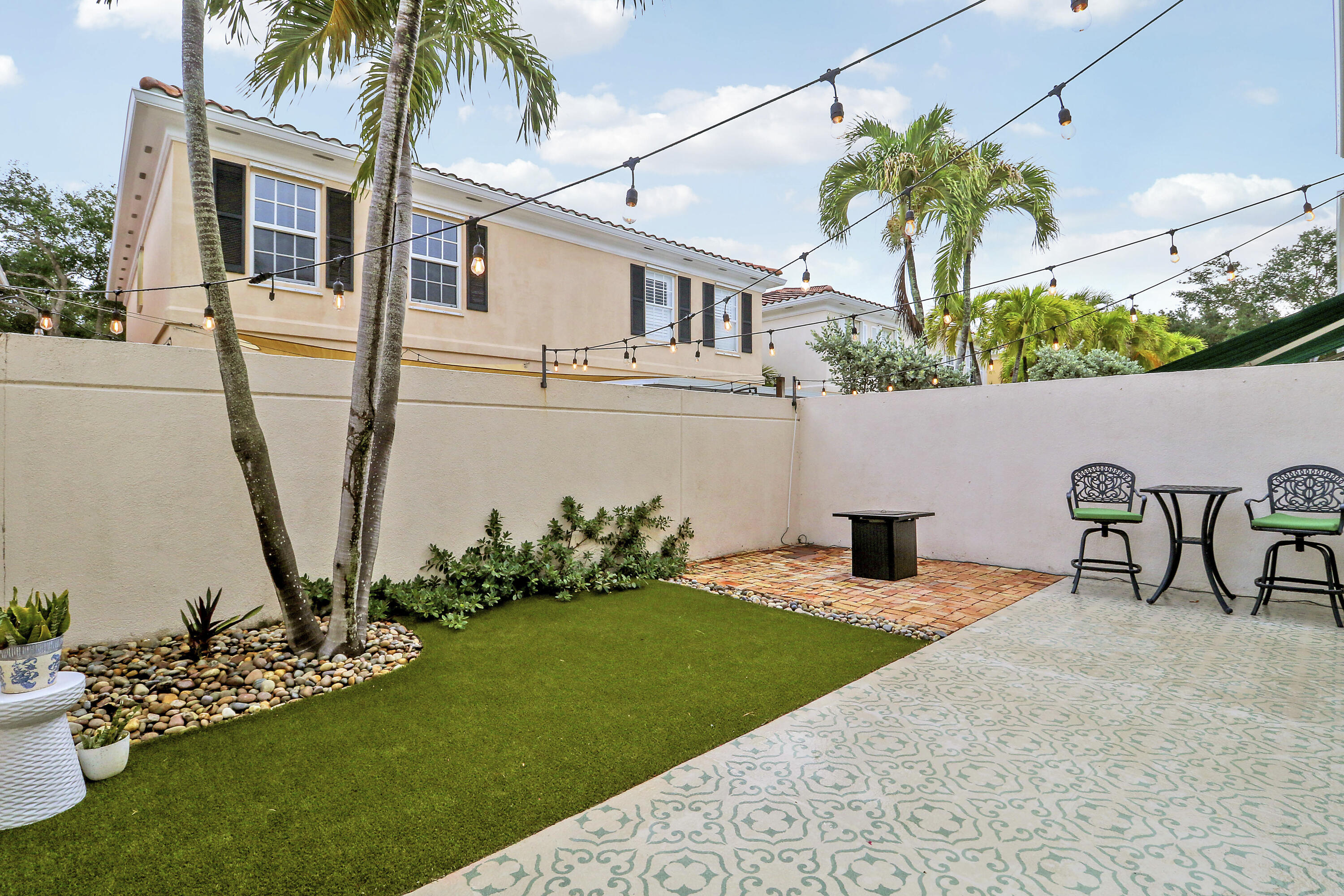 23 Live Oak, Tequesta FL 33469