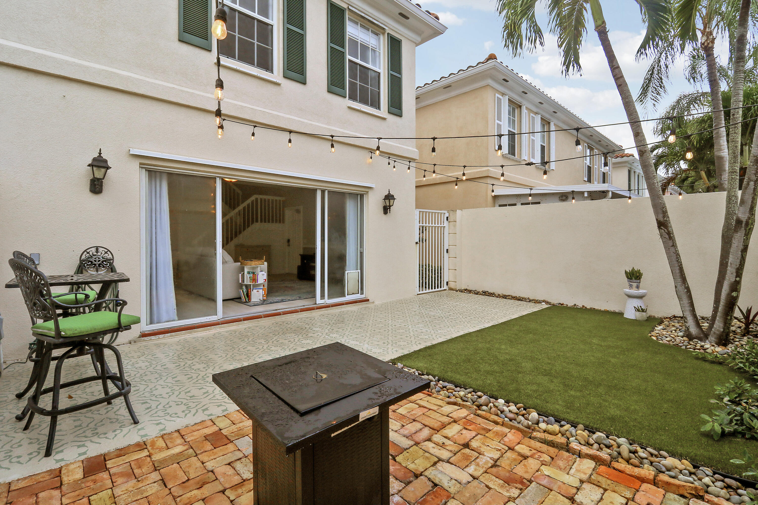 23 Live Oak, Tequesta FL 33469