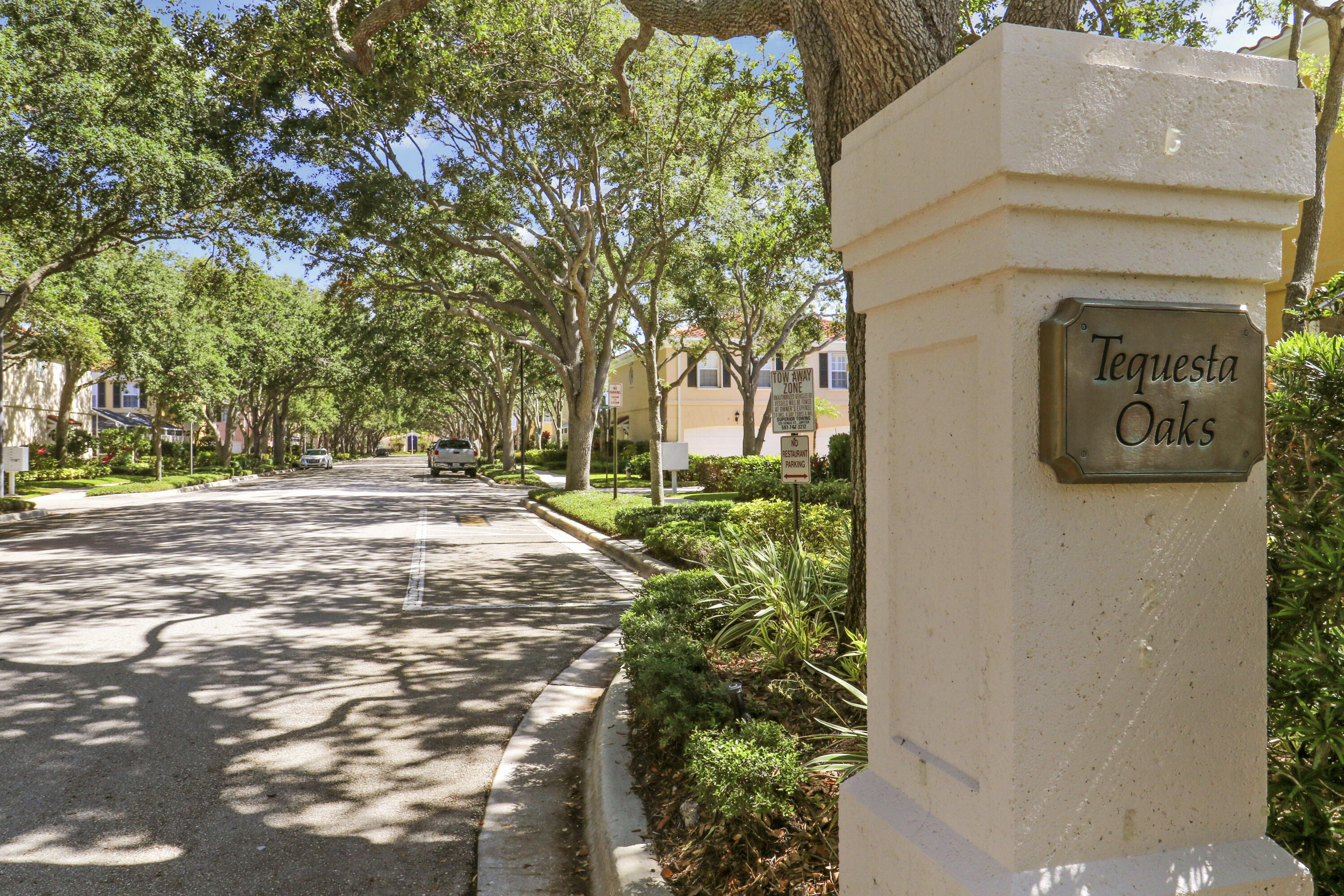 23 Live Oak, Tequesta FL 33469