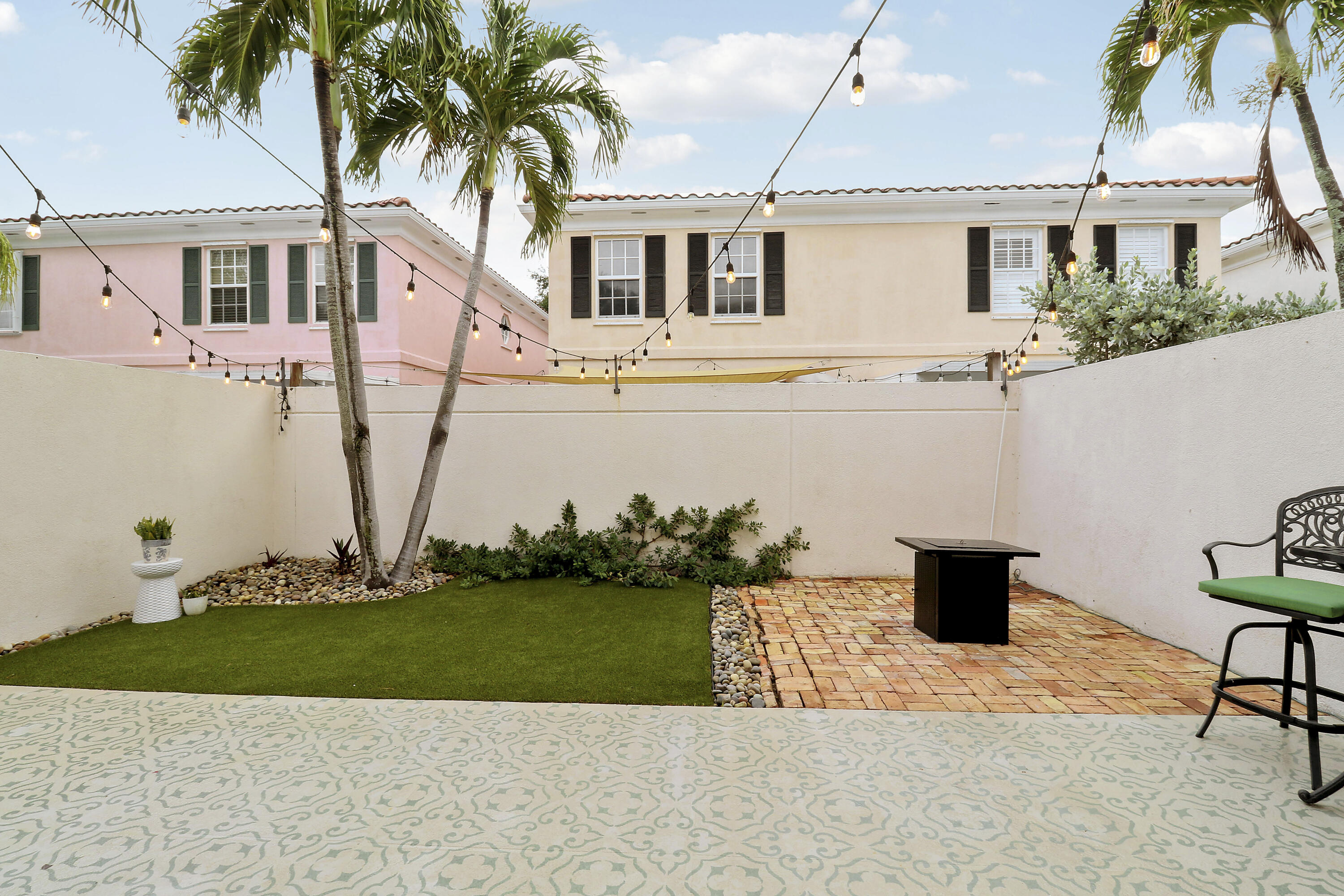 23 Live Oak, Tequesta FL 33469