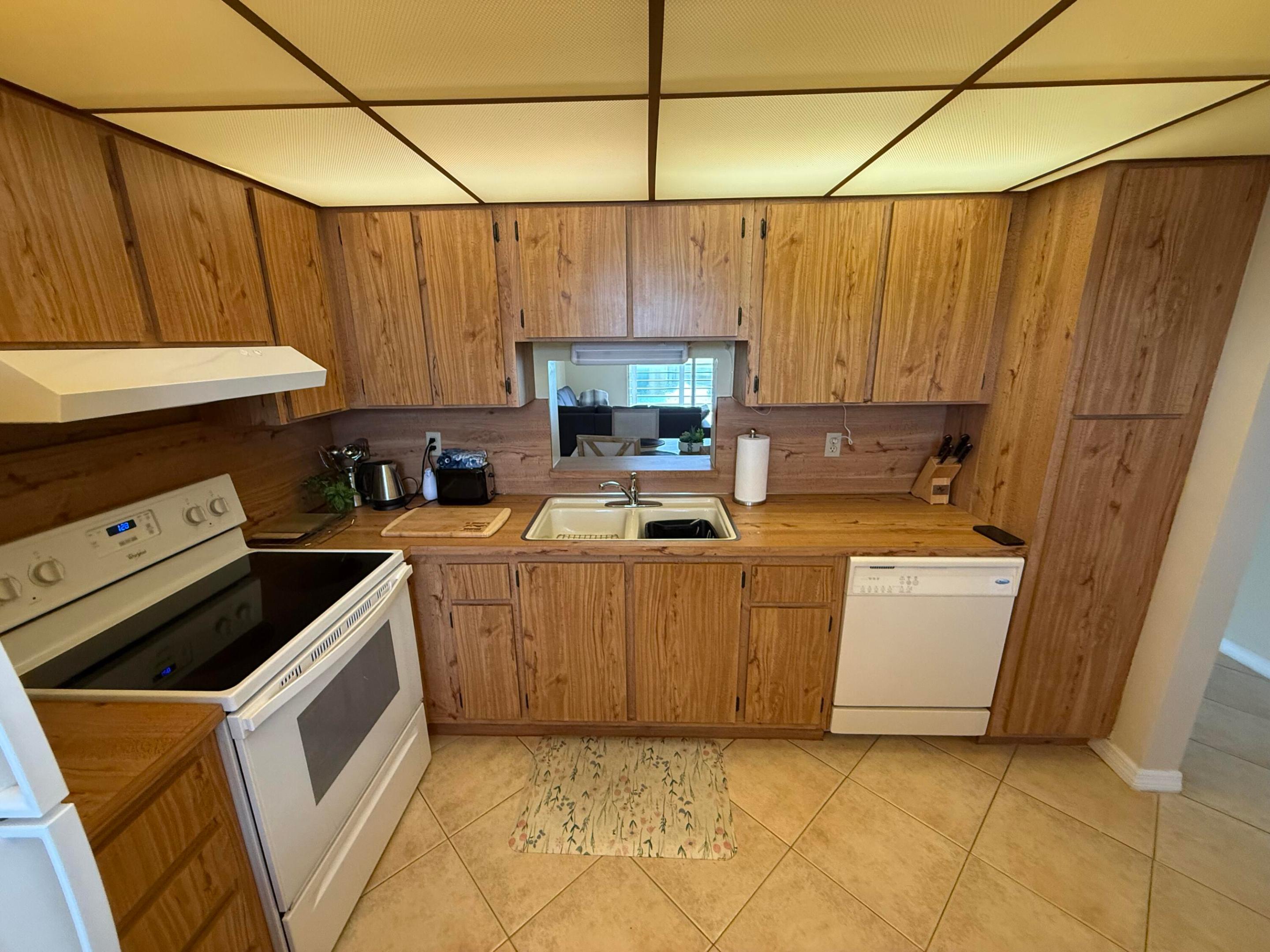 401 SE 3rd #204, Dania Beach FL 33004