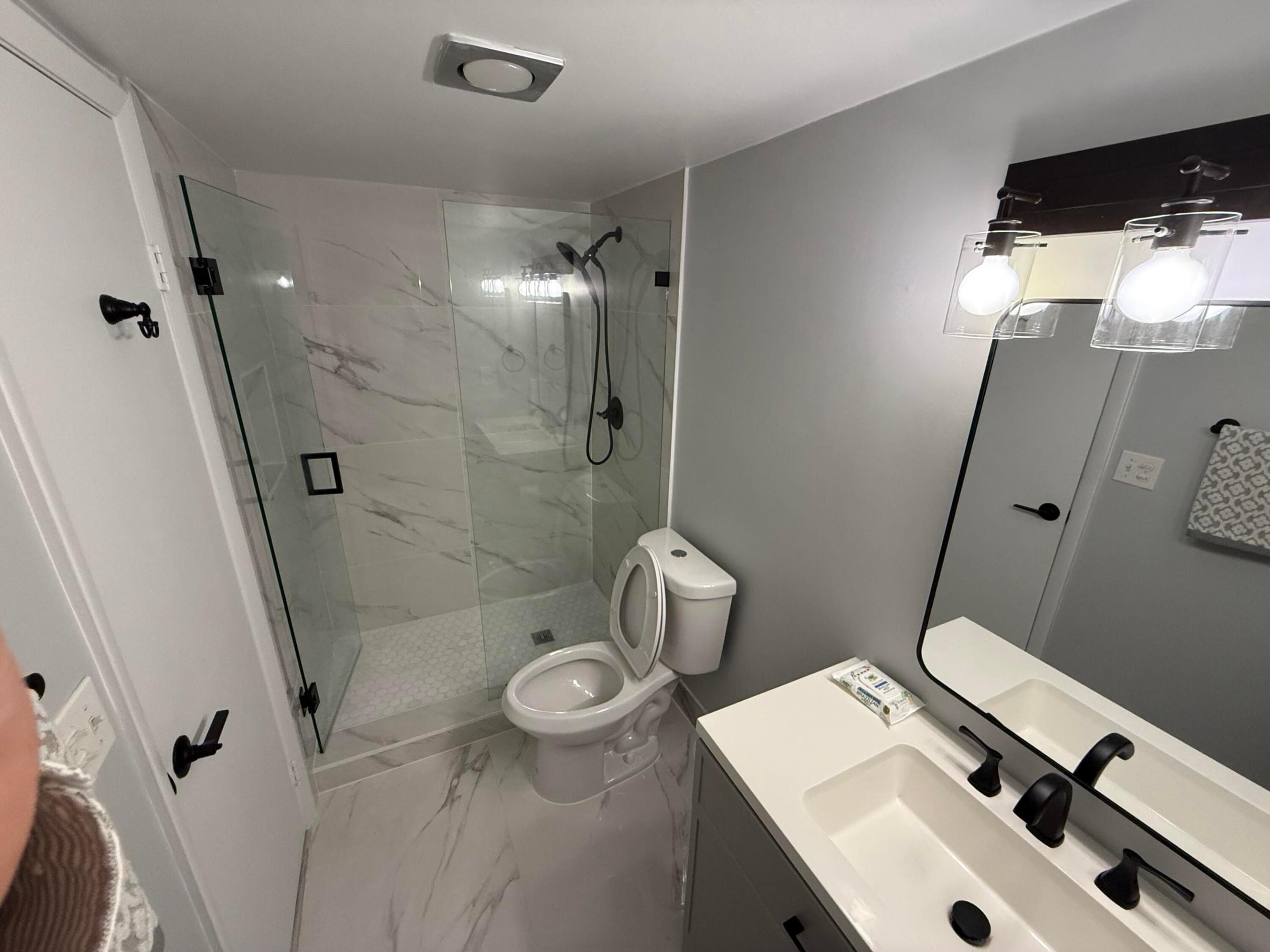 401 SE 3rd #204, Dania Beach FL 33004