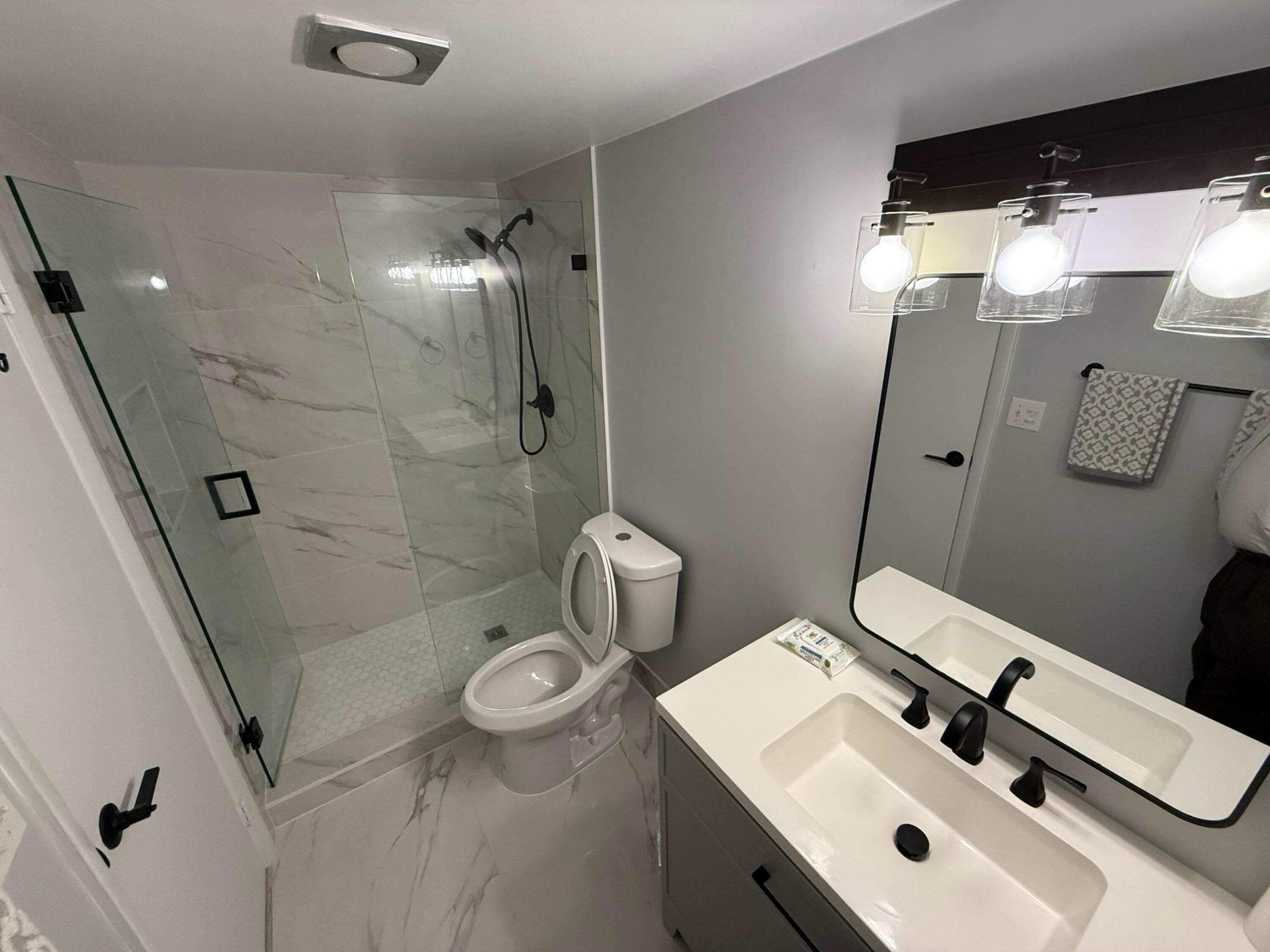 401 SE 3rd #204, Dania Beach FL 33004