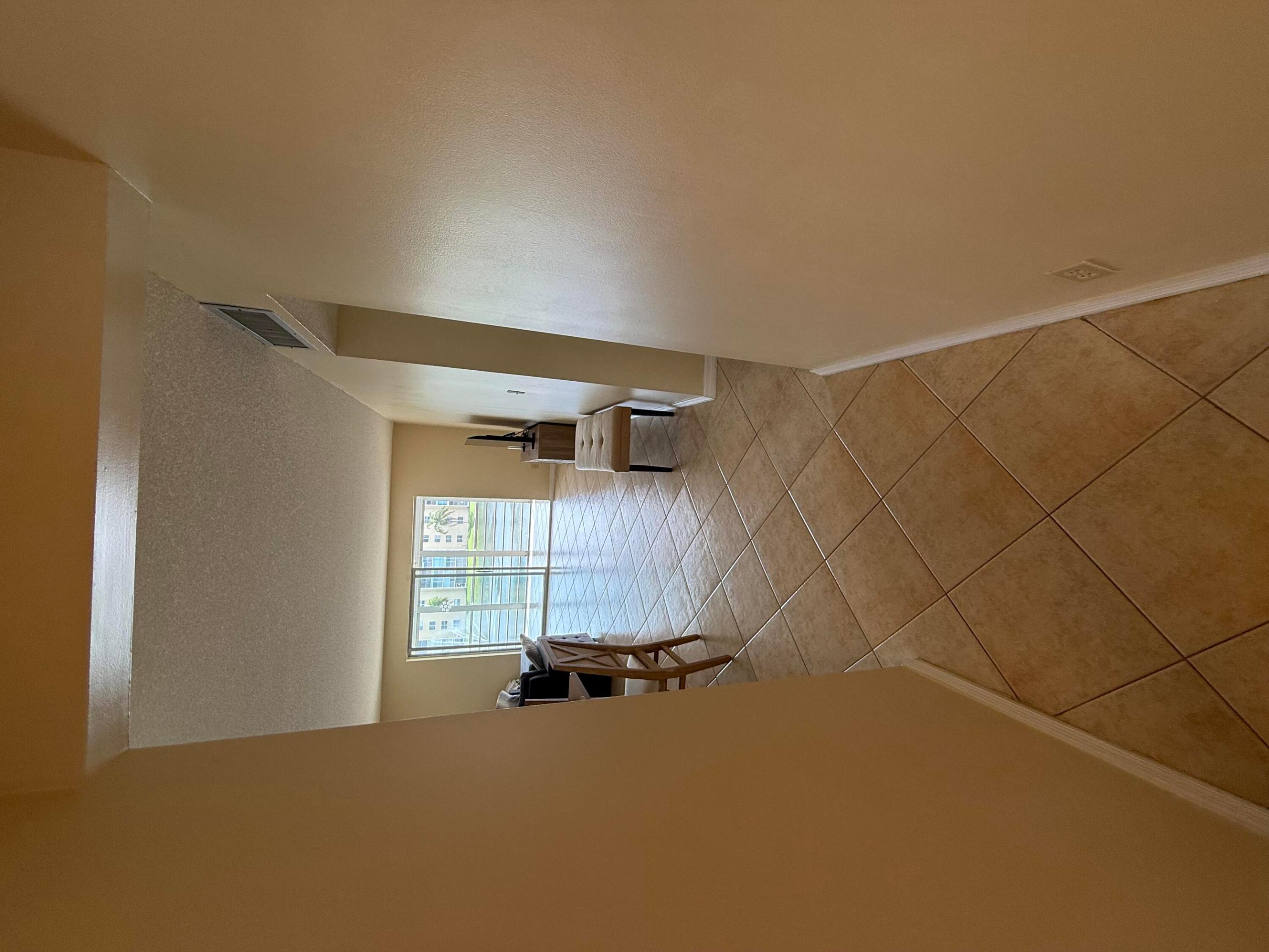 401 SE 3rd #204, Dania Beach FL 33004