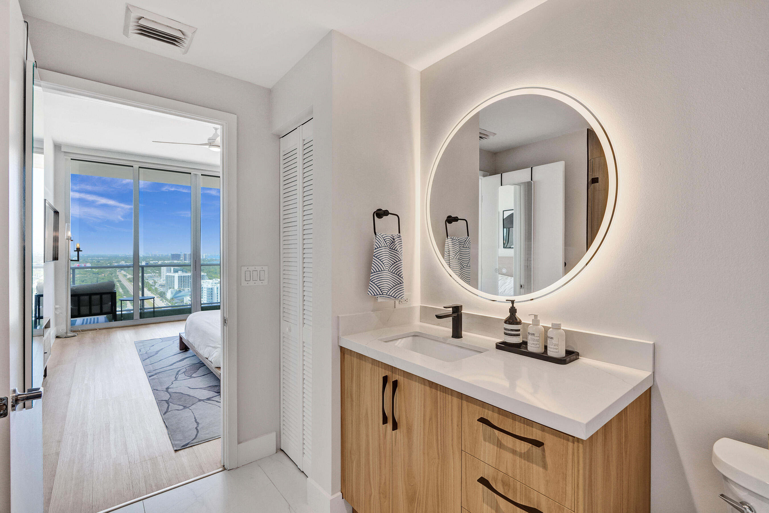 3470 E Coast #H2704, Miami FL 33137