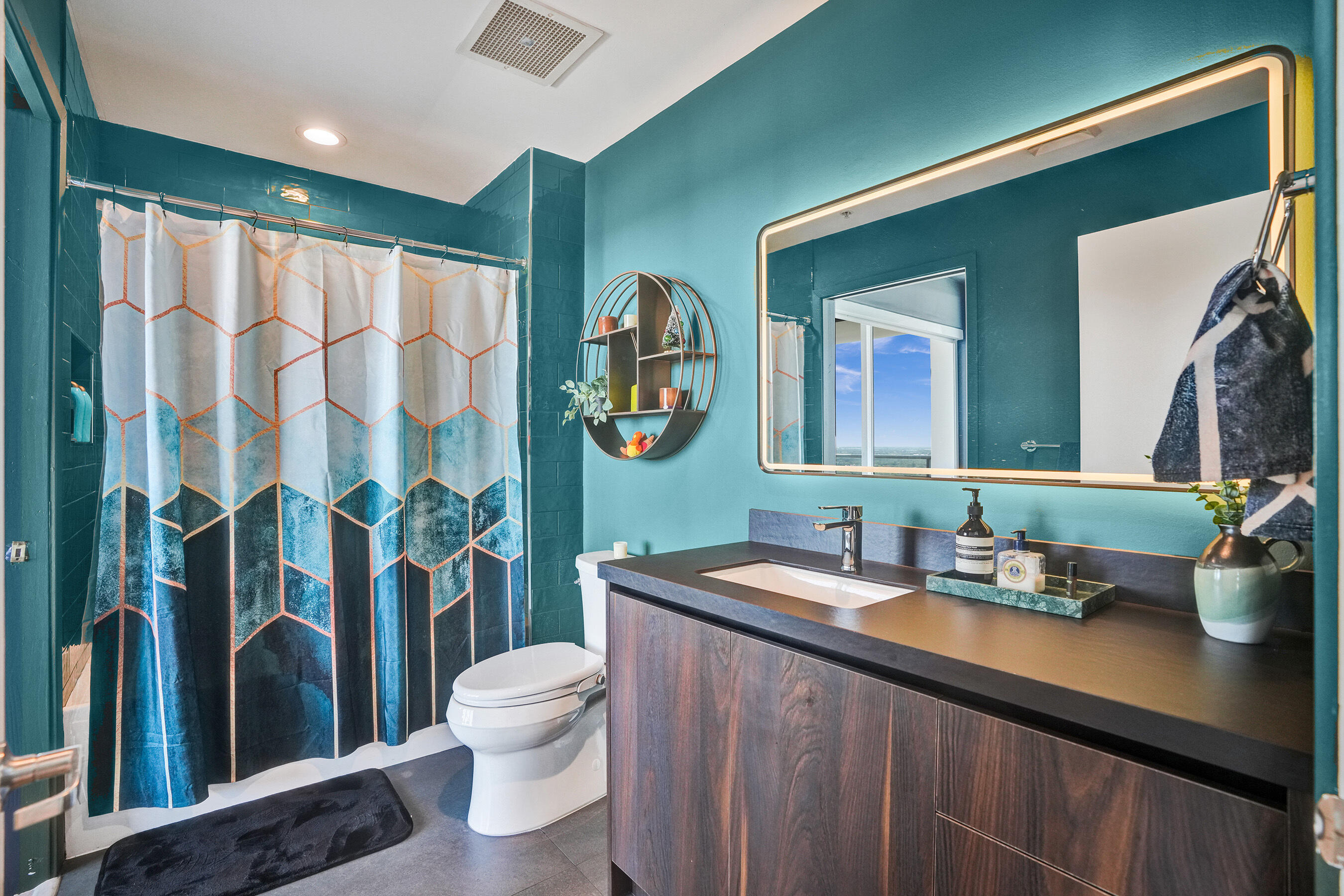 3470 E Coast #H2704, Miami FL 33137