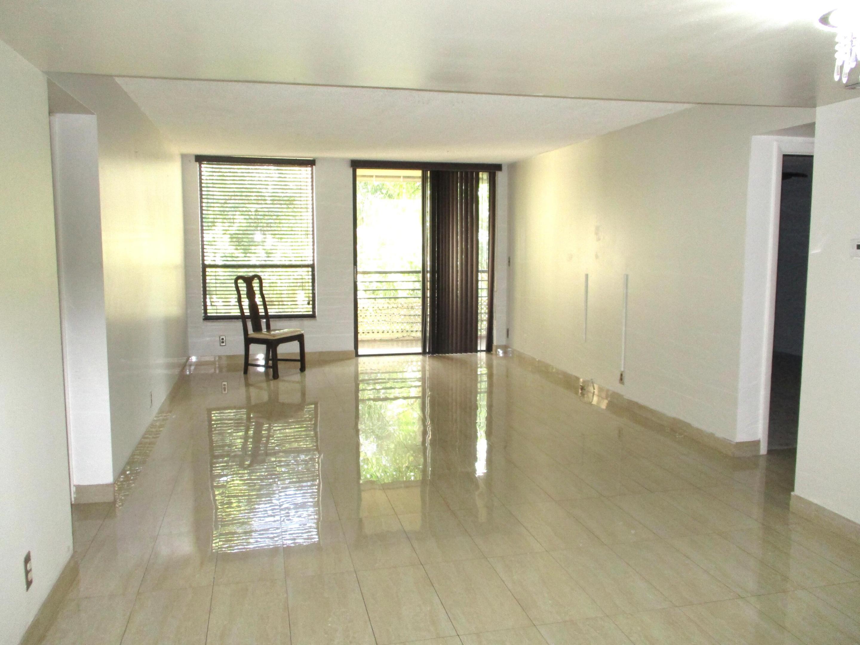 6751 N University #320, Tamarac FL 33321