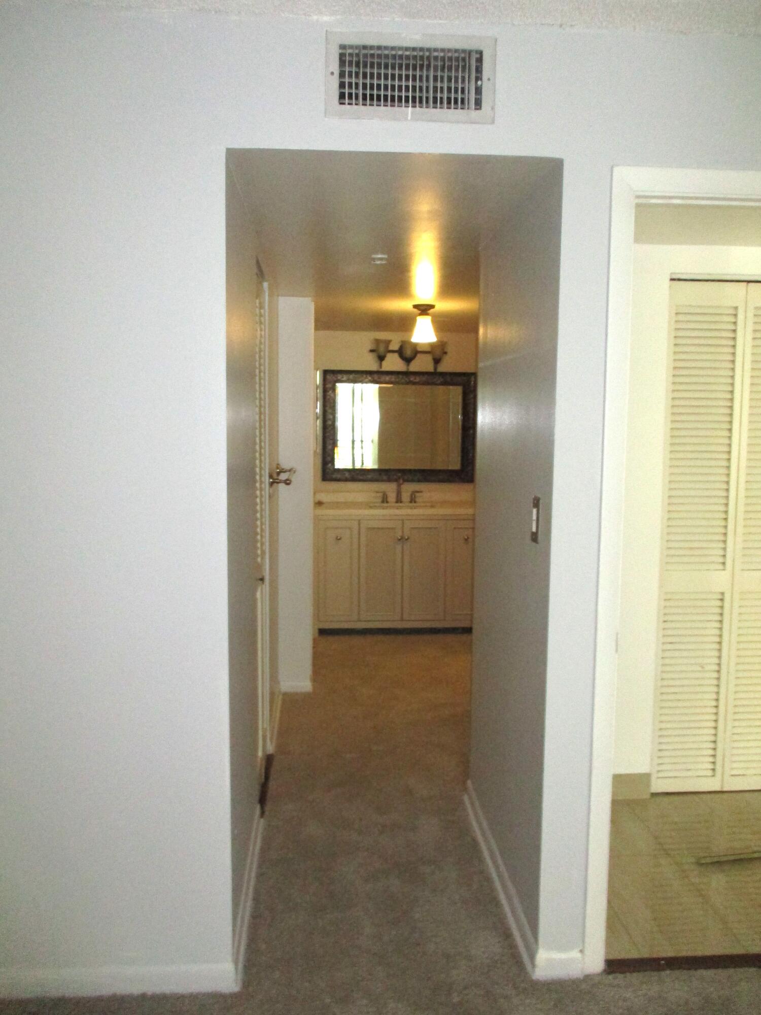 6751 N University #320, Tamarac FL 33321
