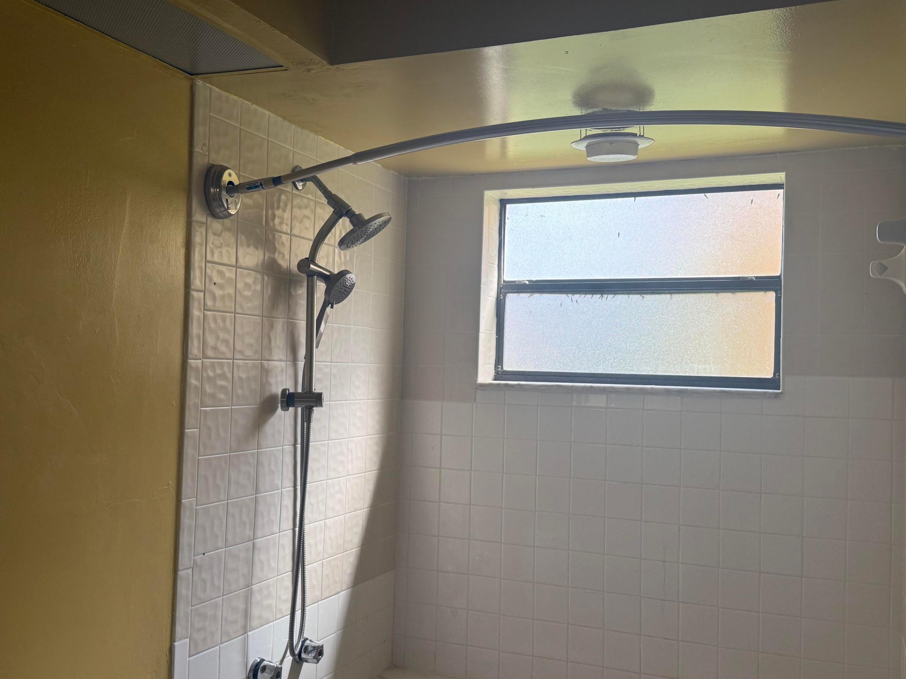 2511 NW 56th #111, Lauderhill FL 33313