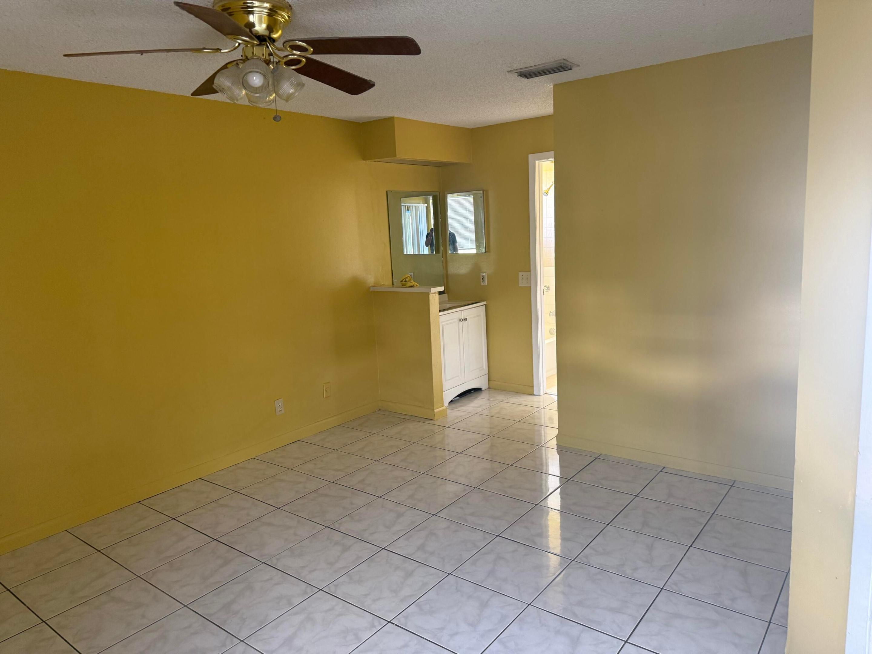 2511 NW 56th #111, Lauderhill FL 33313