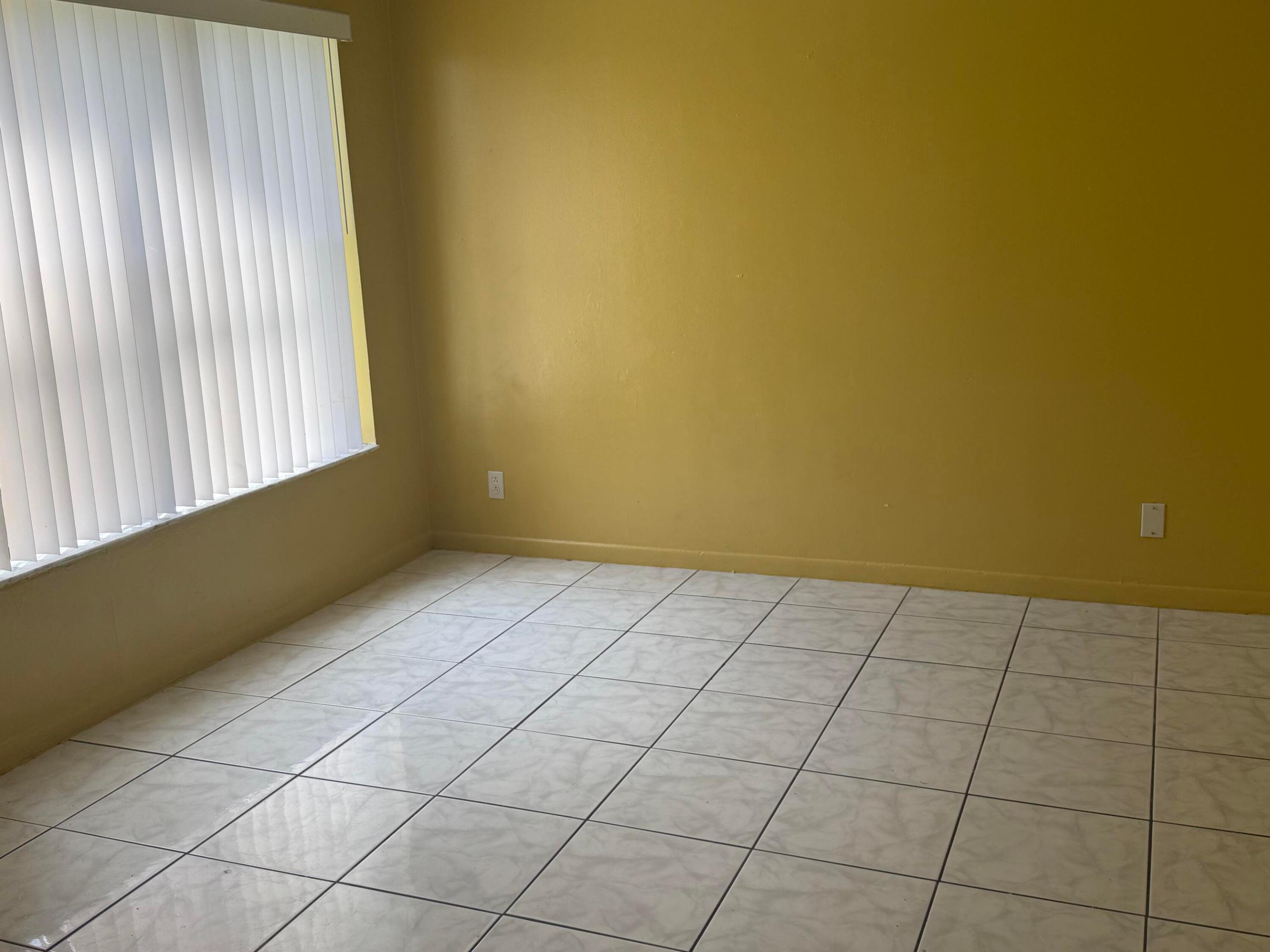 2511 NW 56th #111, Lauderhill FL 33313