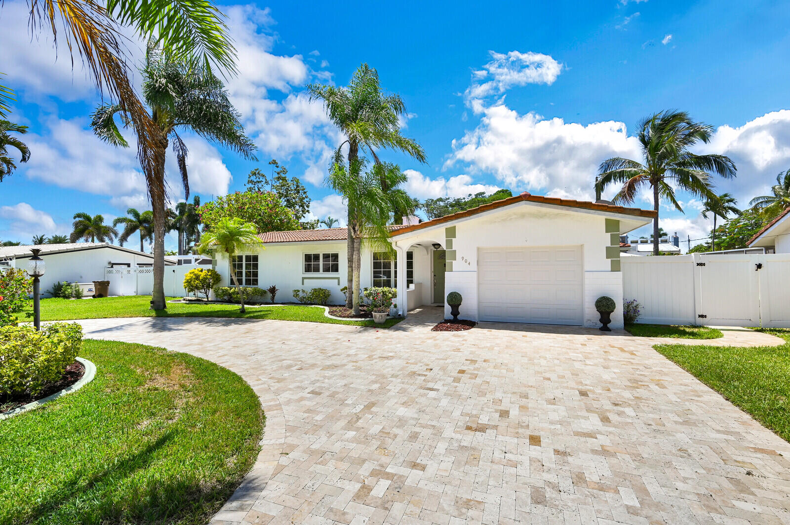 904 SE 12th, Deerfield Beach FL 33441