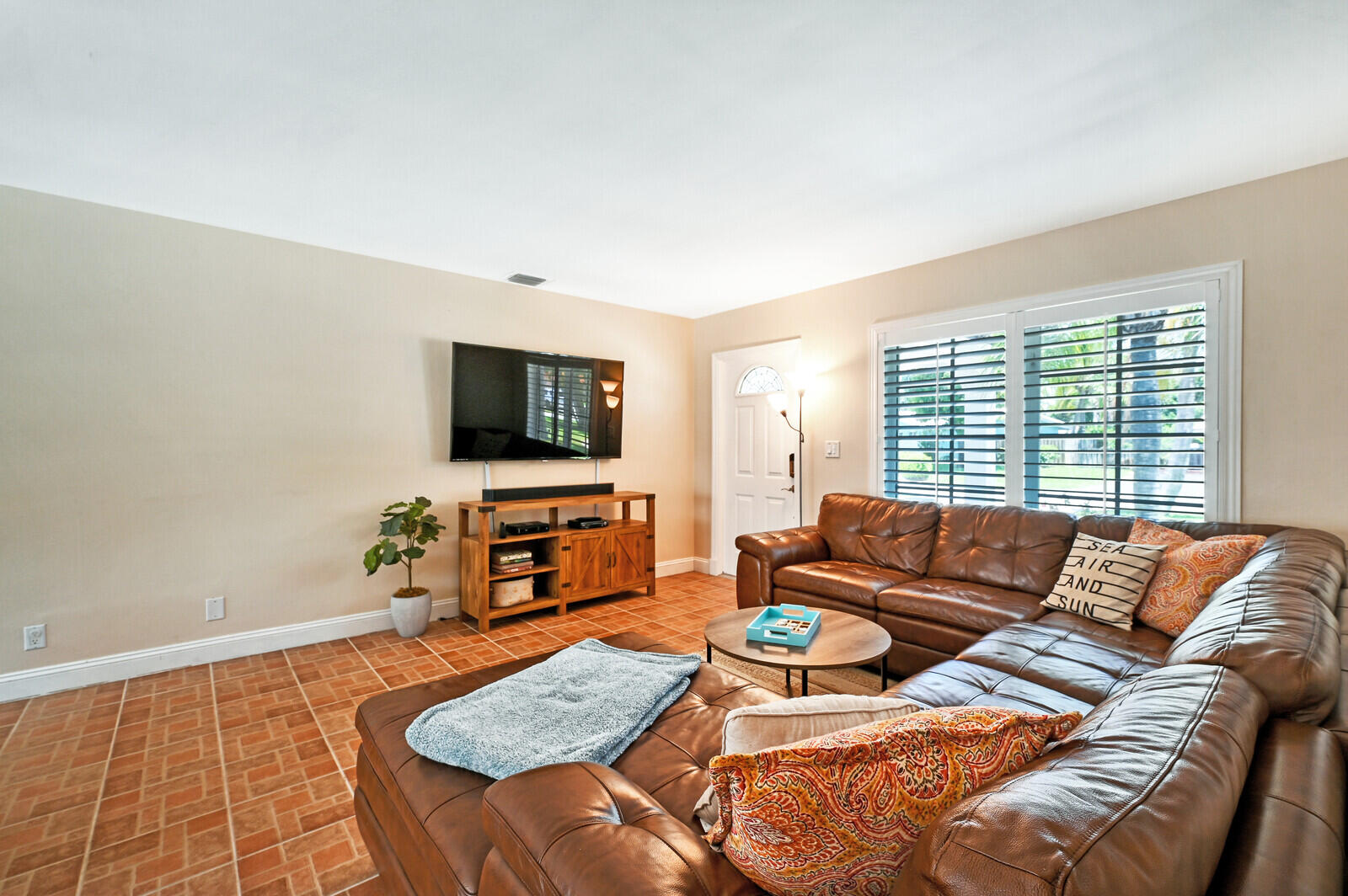 904 SE 12th, Deerfield Beach FL 33441
