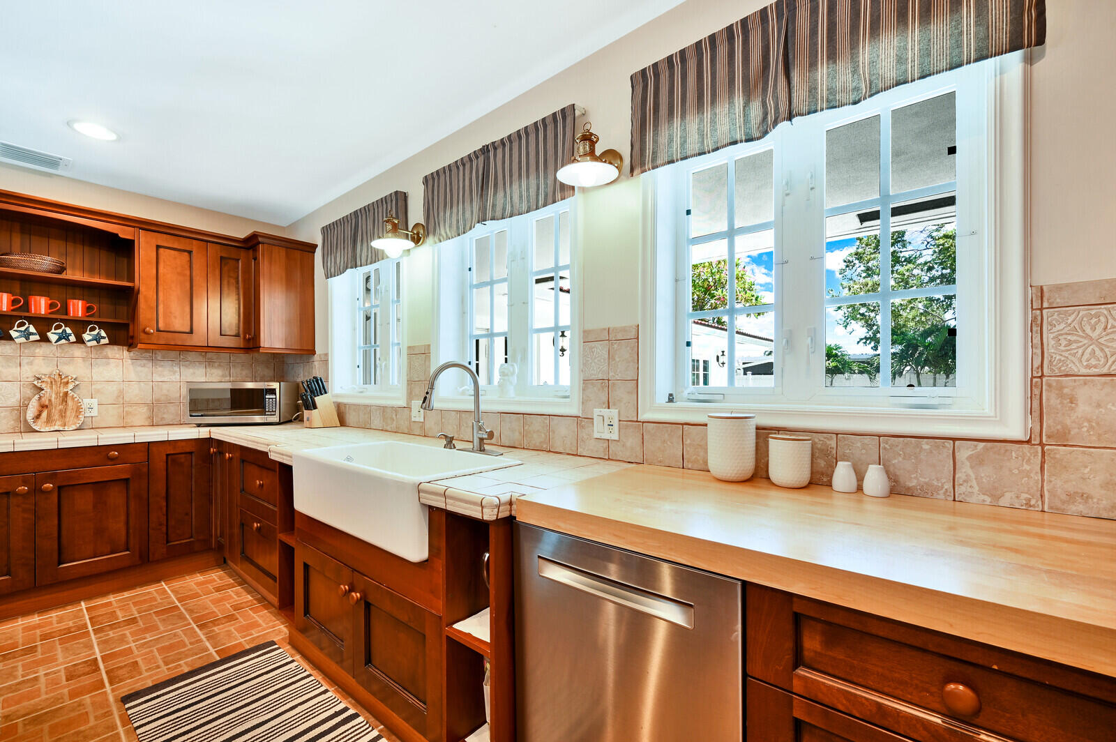 904 SE 12th, Deerfield Beach FL 33441