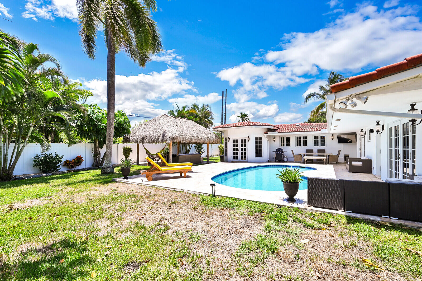 904 SE 12th, Deerfield Beach FL 33441