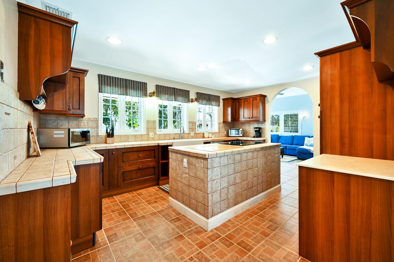 904 SE 12th, Deerfield Beach FL 33441