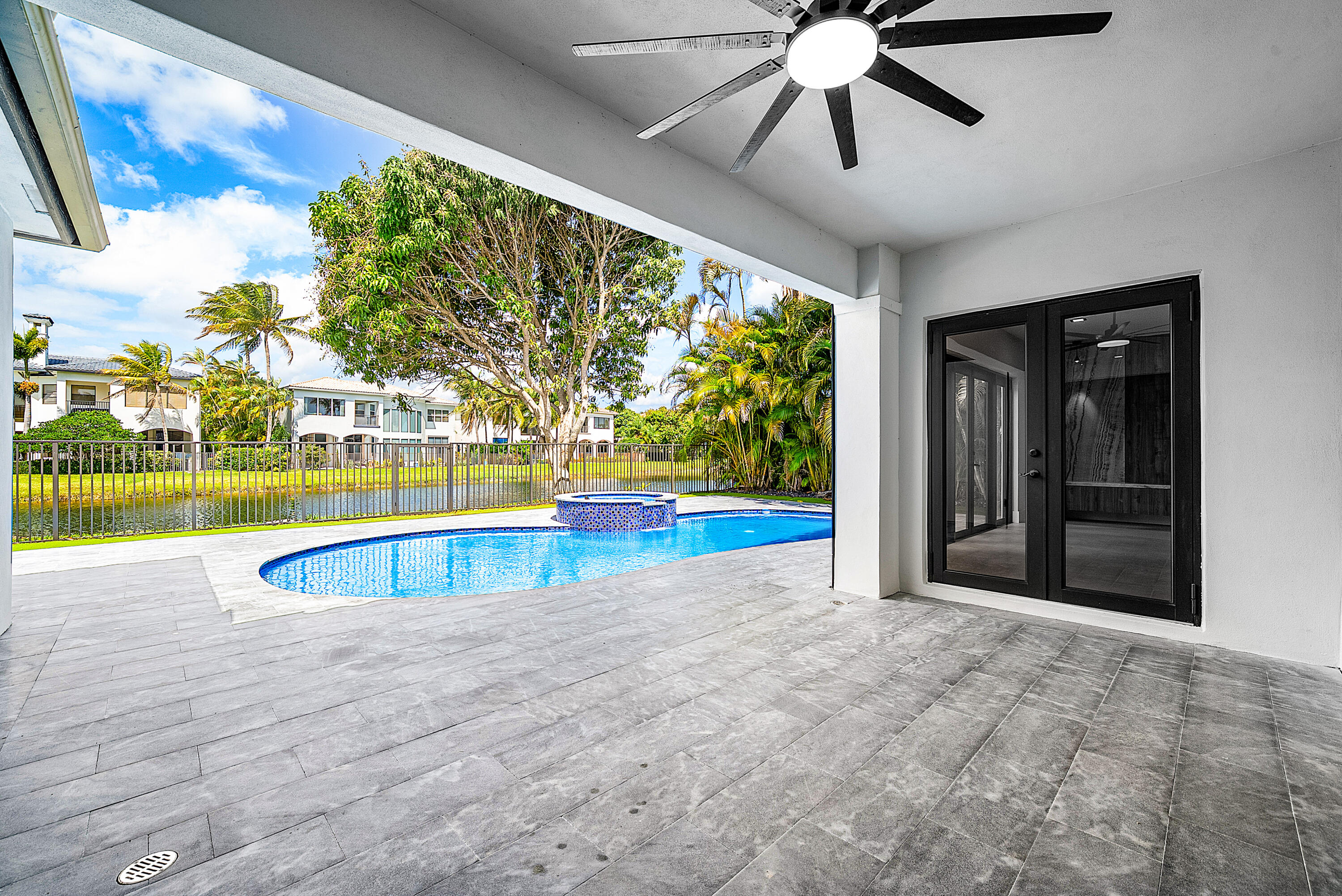 17585 Middlebrook, Boca Raton FL 33496