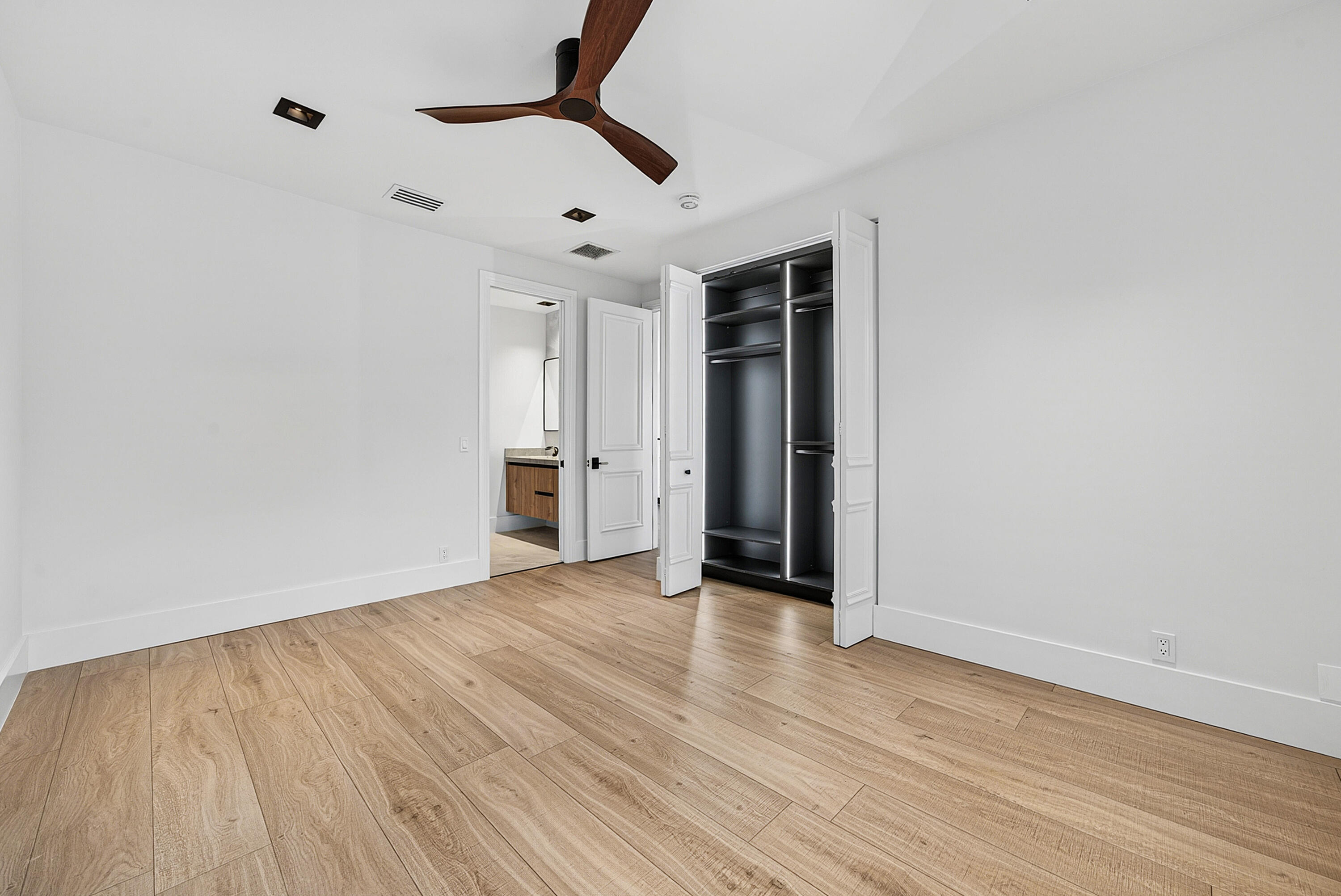 17585 Middlebrook, Boca Raton FL 33496
