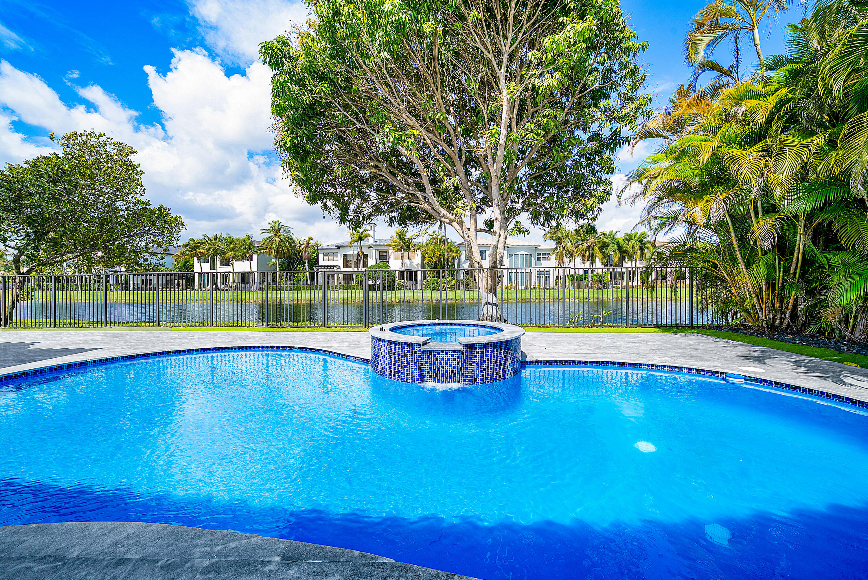 17585 Middlebrook, Boca Raton FL 33496