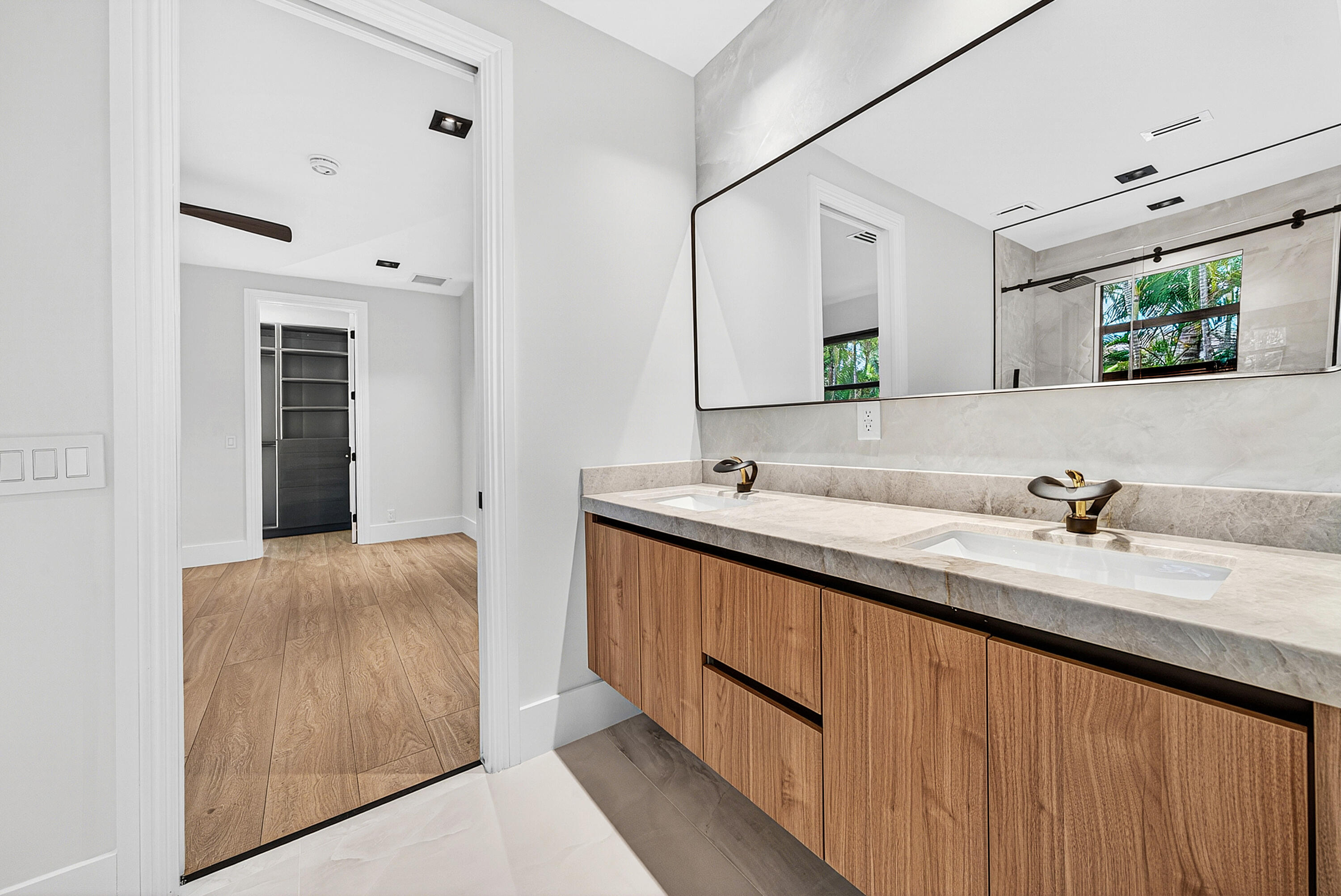 17585 Middlebrook, Boca Raton FL 33496