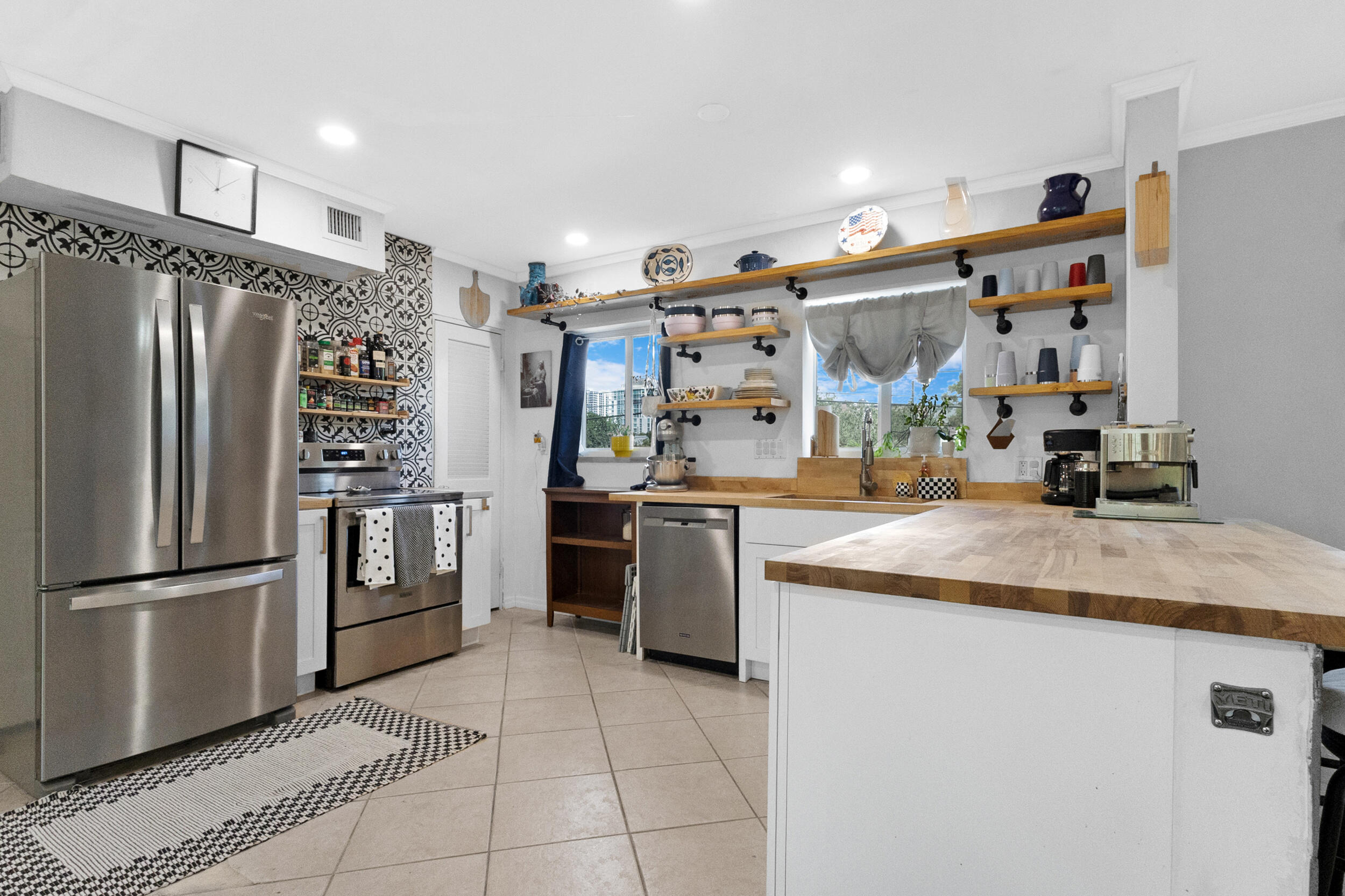 1000 SE 4th #209-210, Fort Lauderdale FL 33301