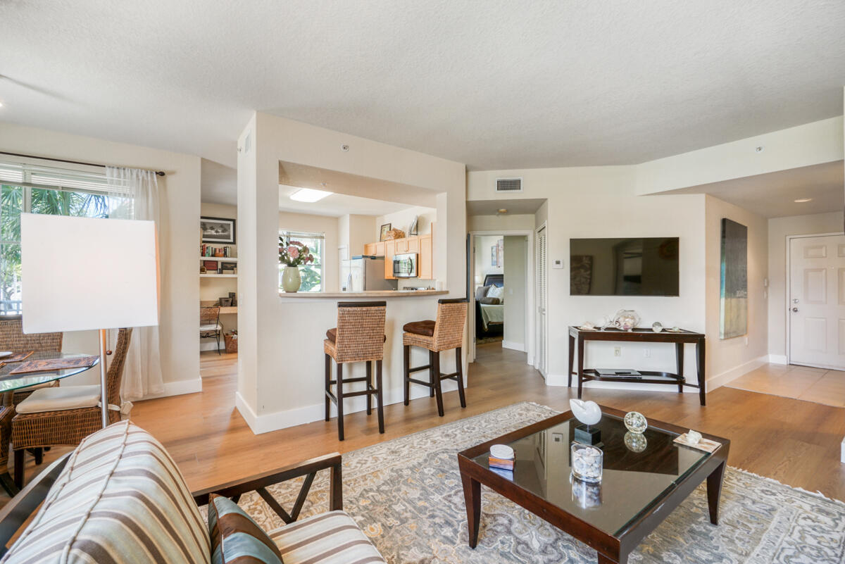 11028 Legacy #203, Palm Beach Gardens FL 33410