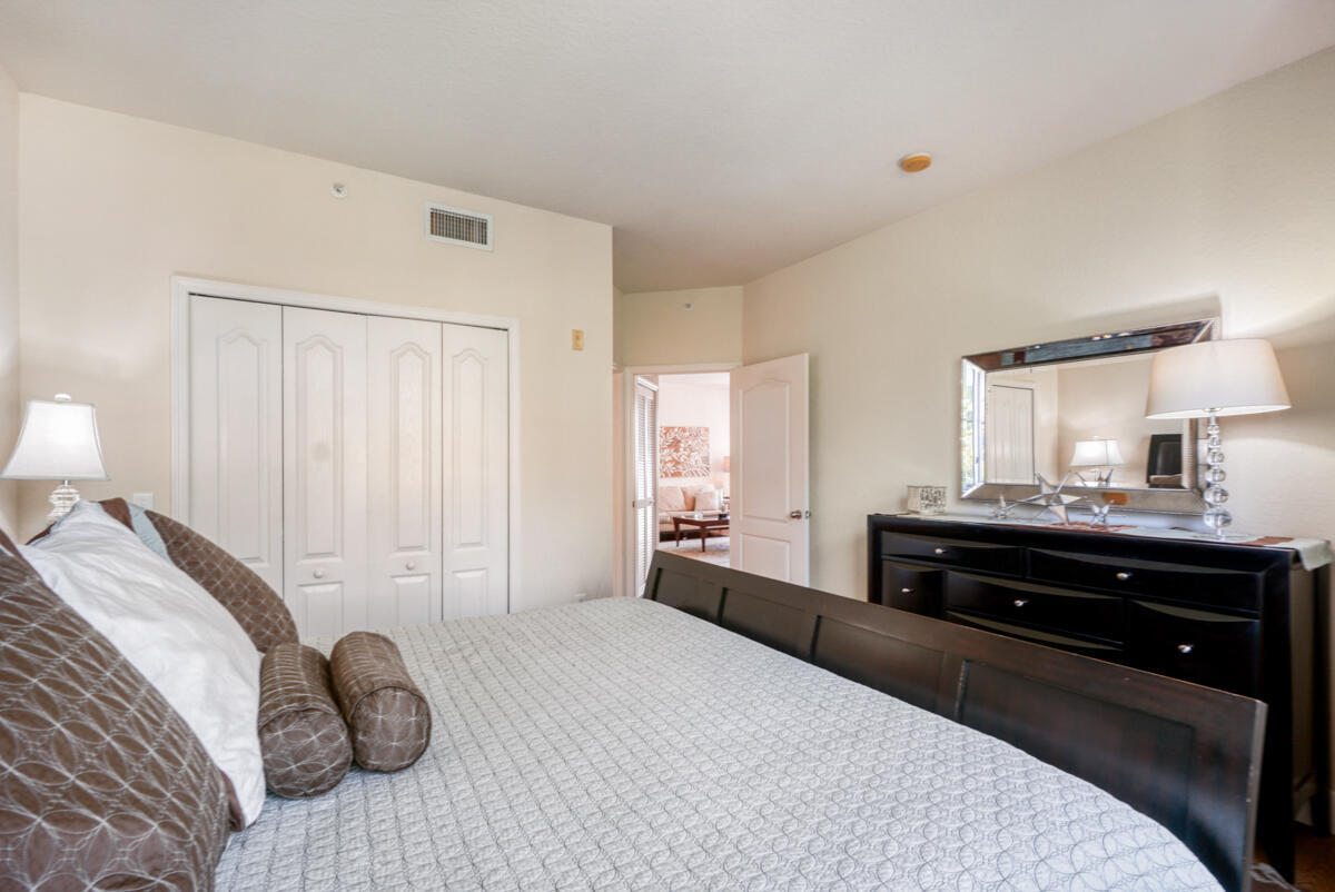 11028 Legacy #203, Palm Beach Gardens FL 33410