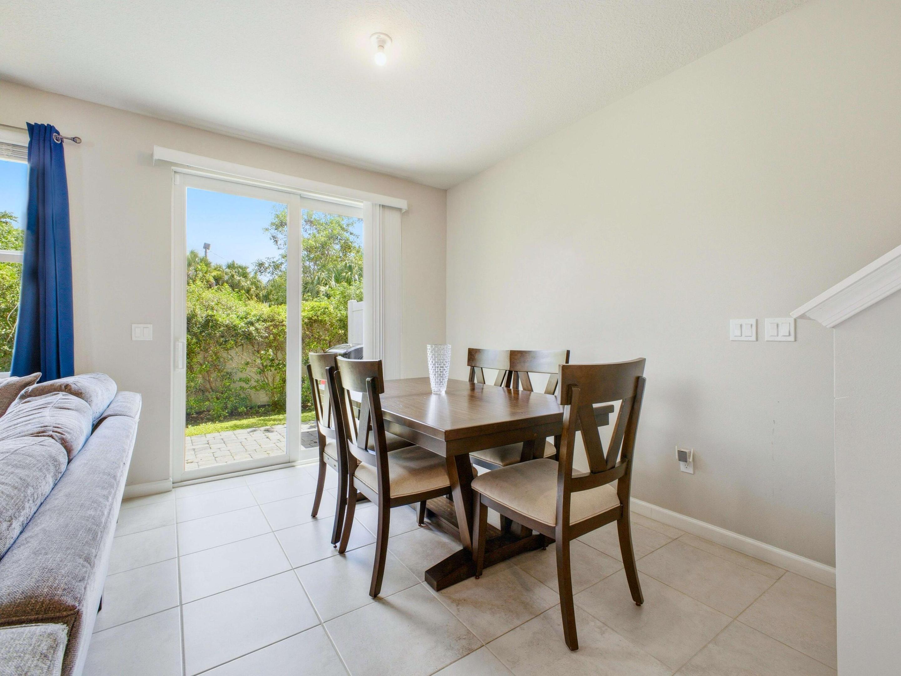 5720 Mentmore, West Palm Beach FL 33407