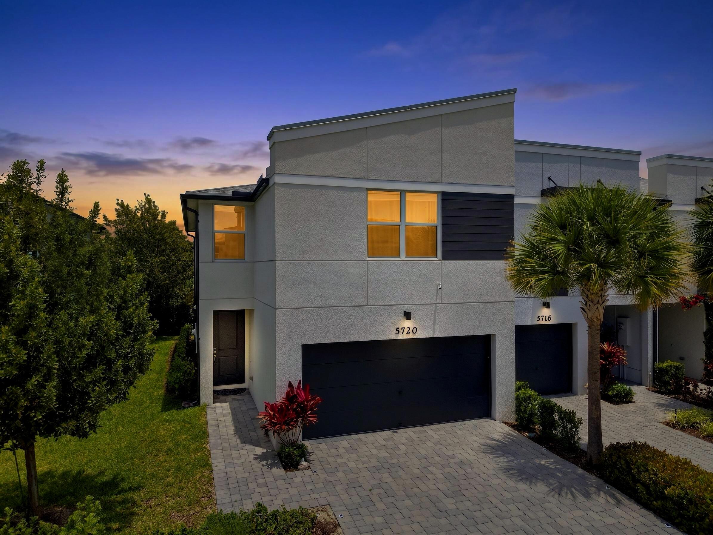 5720 Mentmore, West Palm Beach FL 33407