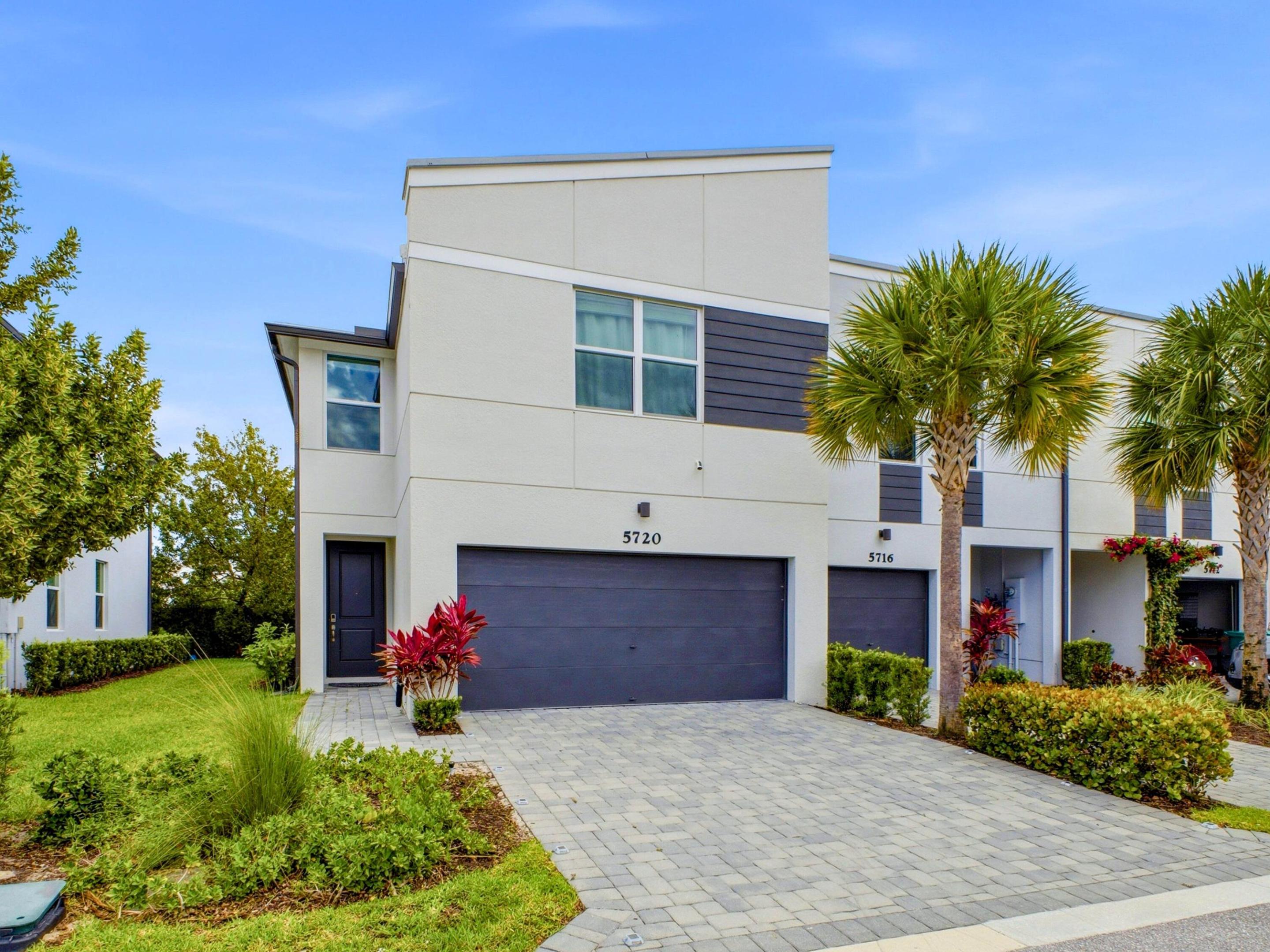 5720 Mentmore, West Palm Beach FL 33407